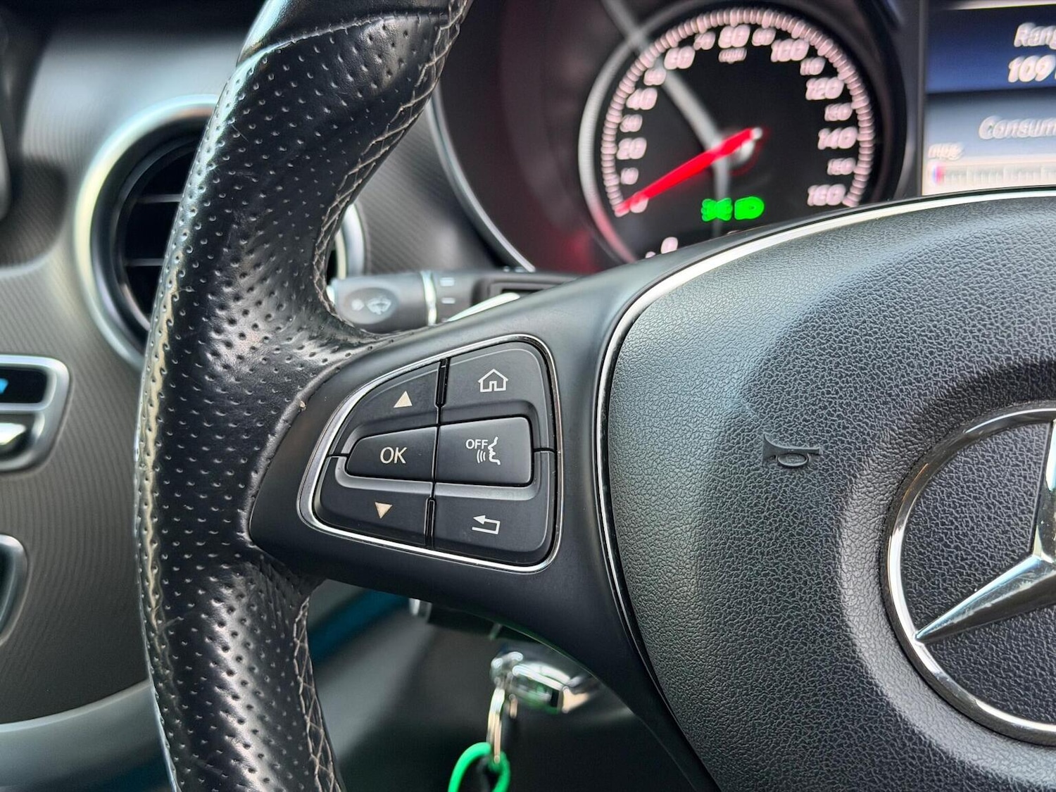 Used Mercedes-Benz V-Class 2016 for sale - 76945423: Photo 39