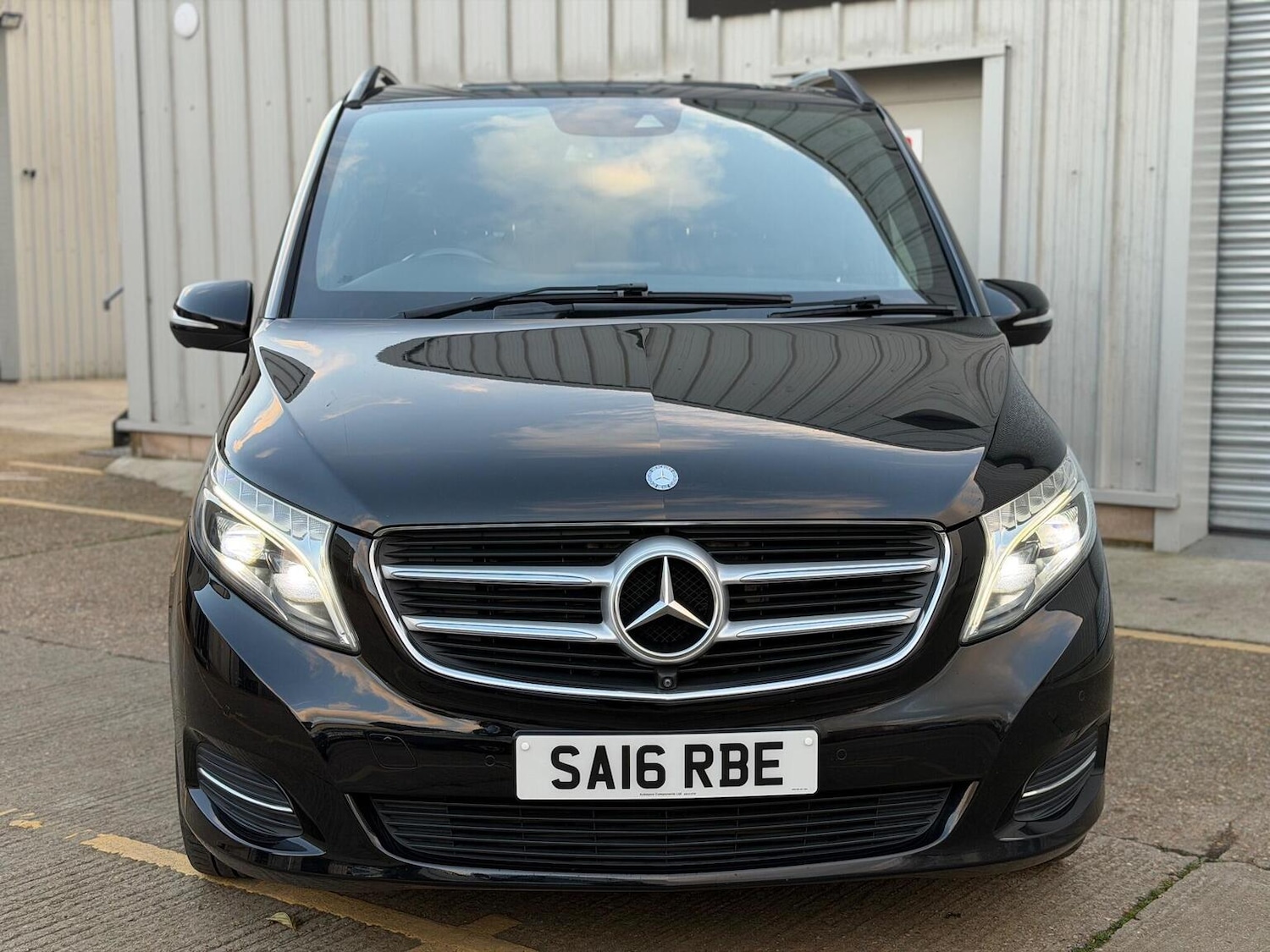 Used Mercedes-Benz V-Class 2016 for sale - 76945423: Photo 4