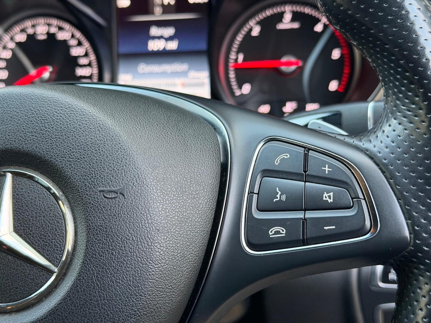 Used Mercedes-Benz V-Class 2016 for sale - 76945423: Photo 40