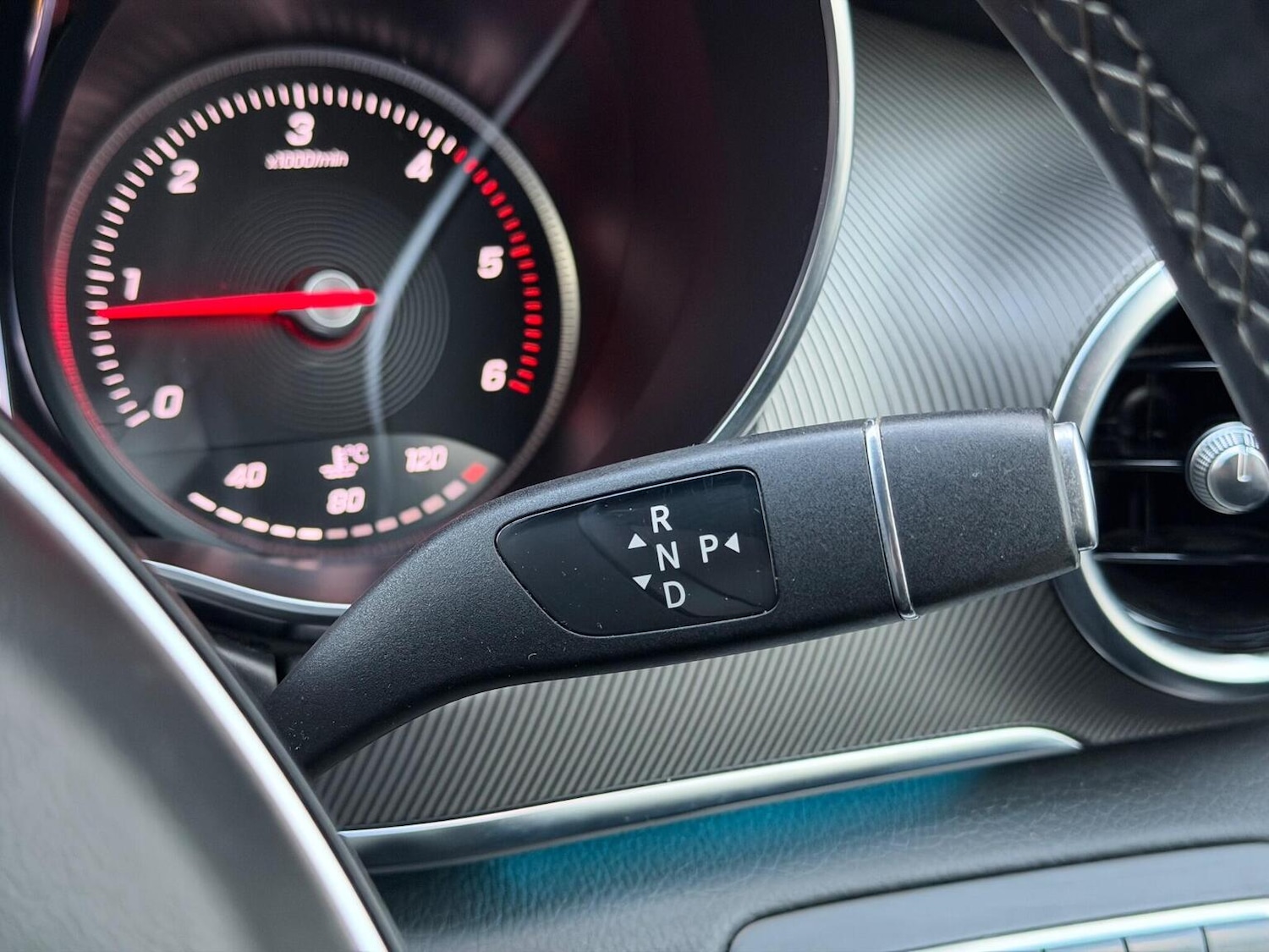 Used Mercedes-Benz V-Class 2016 for sale - 76945423: Photo 43