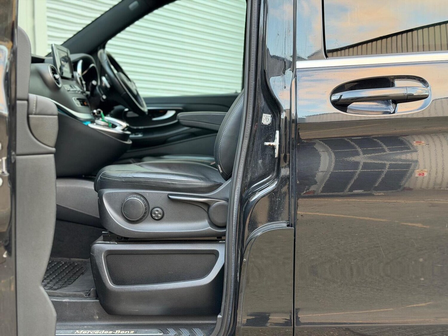 Used Mercedes-Benz V-Class 2016 for sale - 76945423: Photo 54