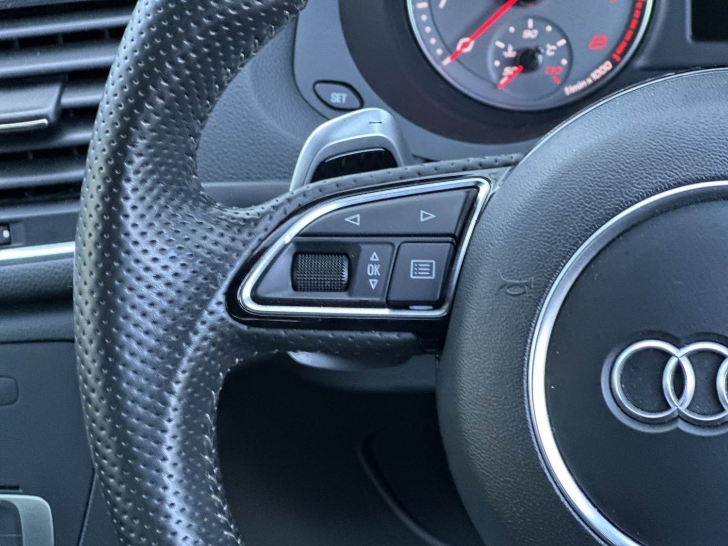 Used Audi RS Q3 2014 for sale - 77681784: Photo 40