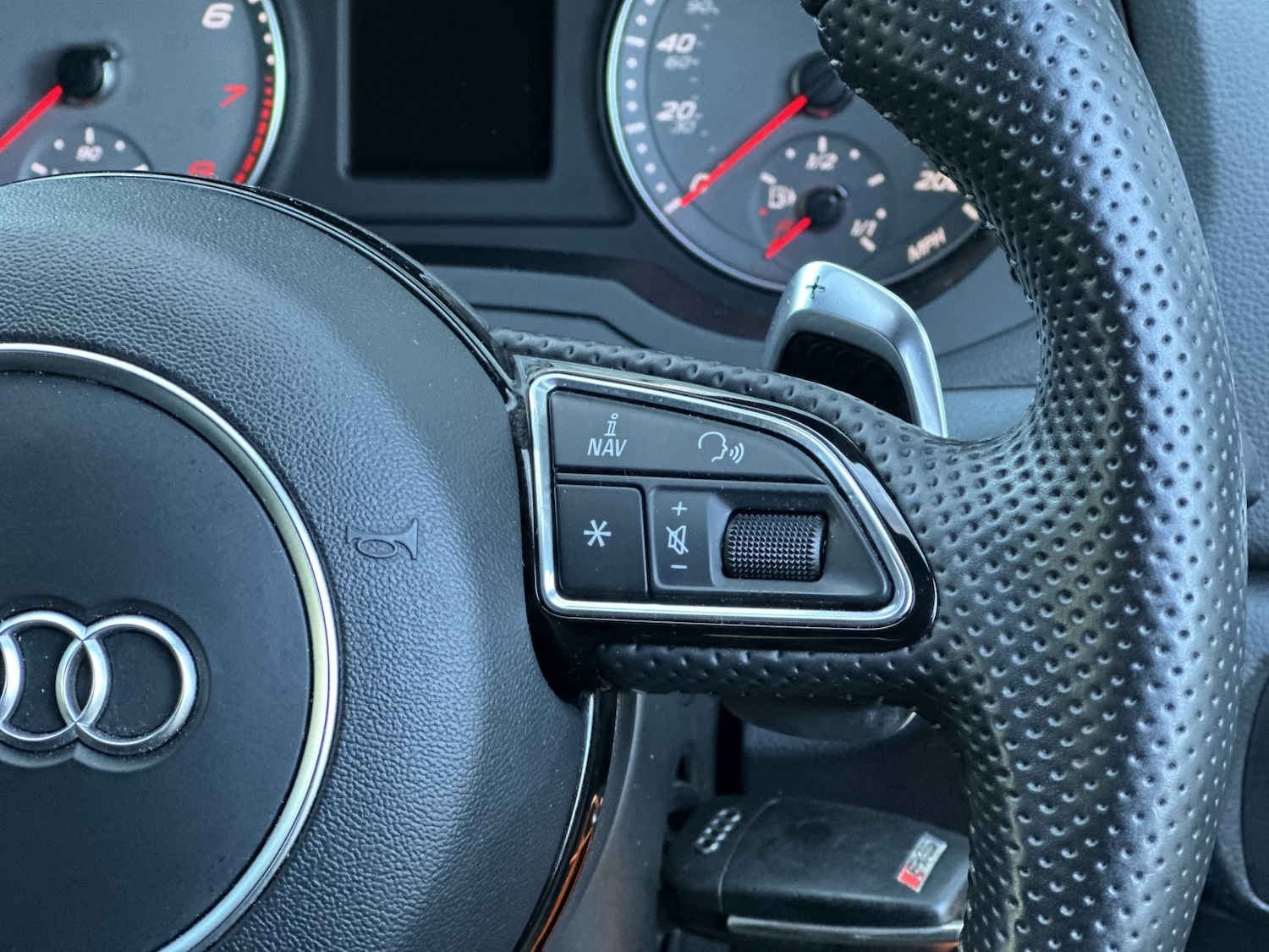 Used Audi RS Q3 2014 for sale - 77681784: Photo 41