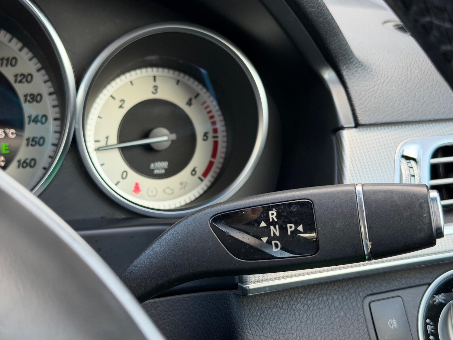 Used Mercedes-Benz E Class 2014 for sale - 76397947: Photo 44