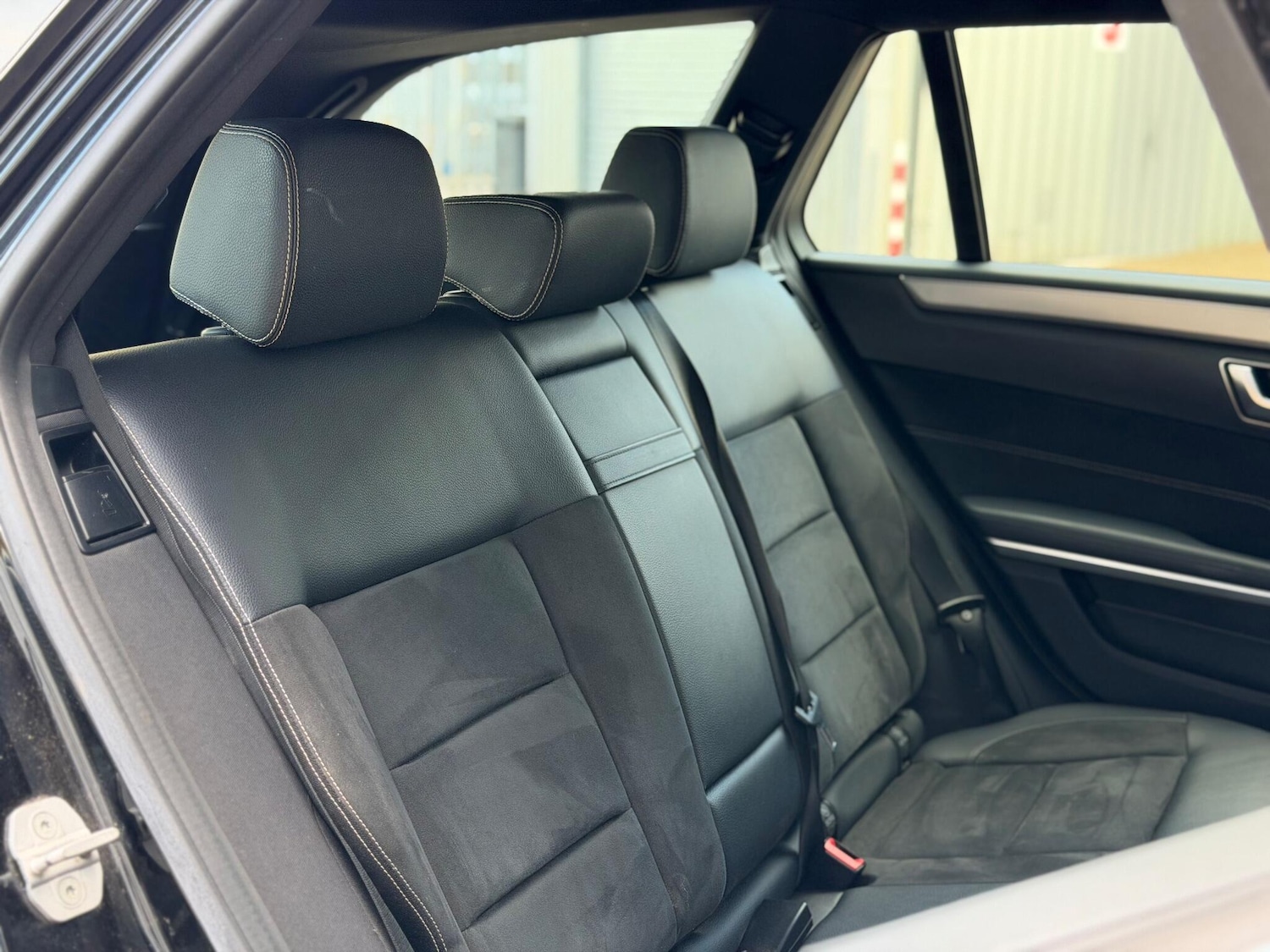 Used Mercedes-Benz E Class 2014 for sale - 76397947: Photo 59