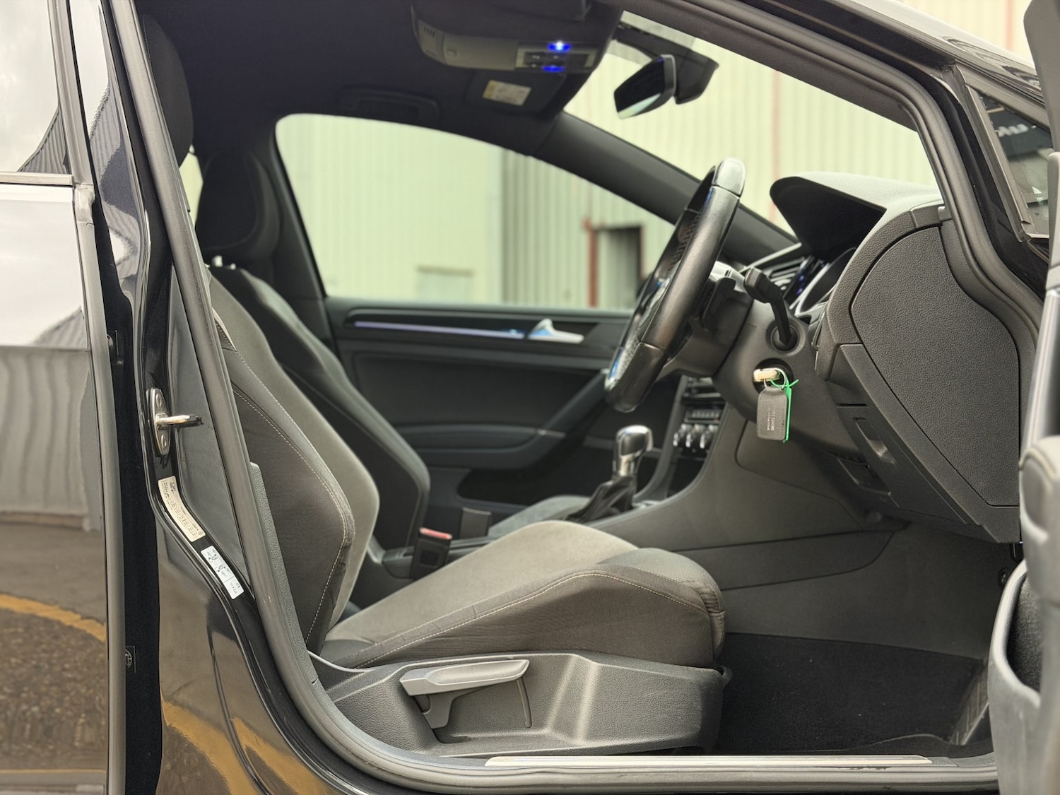 Used Volkswagen Golf 2016 for sale - 77159308: Photo 31