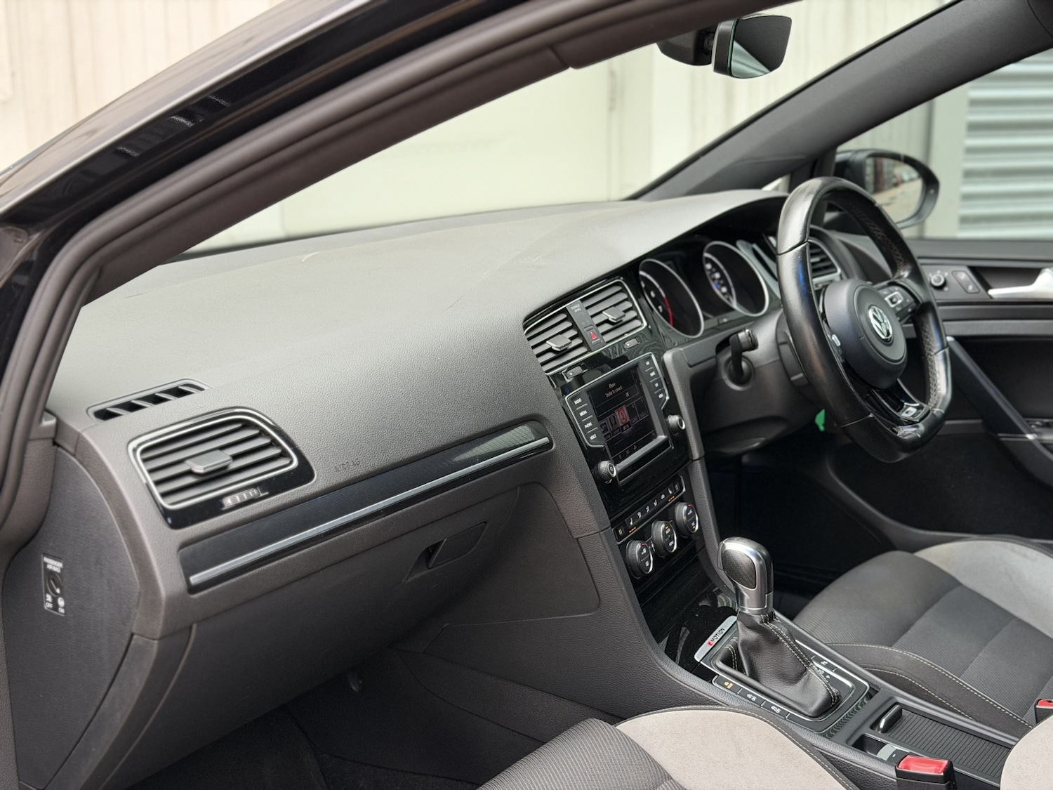 Used Volkswagen Golf 2016 for sale - 77159308: Photo 55