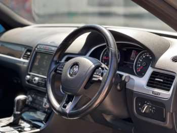Used Volkswagen Touareg 2017 for sale - 75141165: Photo