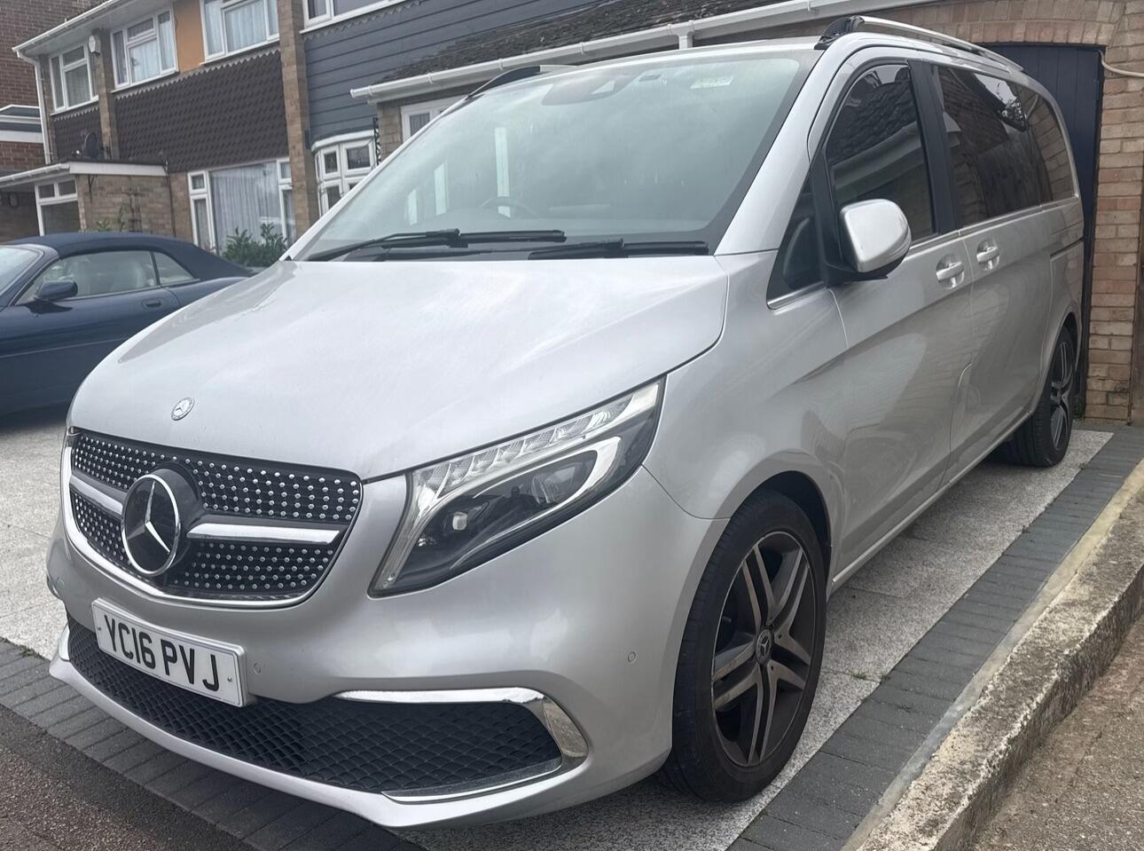 Used Mercedes-Benz V-Class 2016 for sale - 76336324: Photo 2