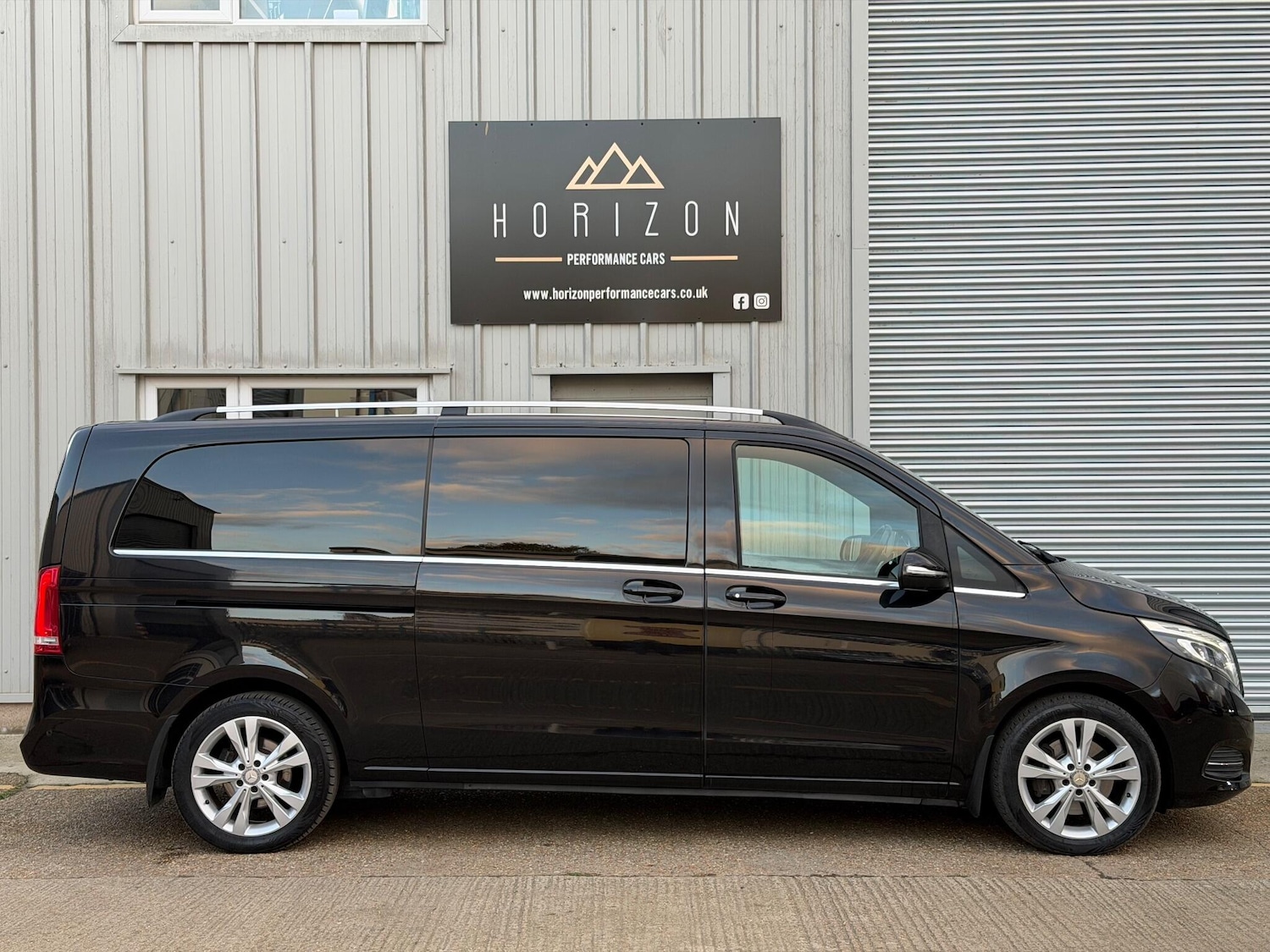 Used Mercedes-Benz V-Class 2016 for sale - 76701634: Photo 11