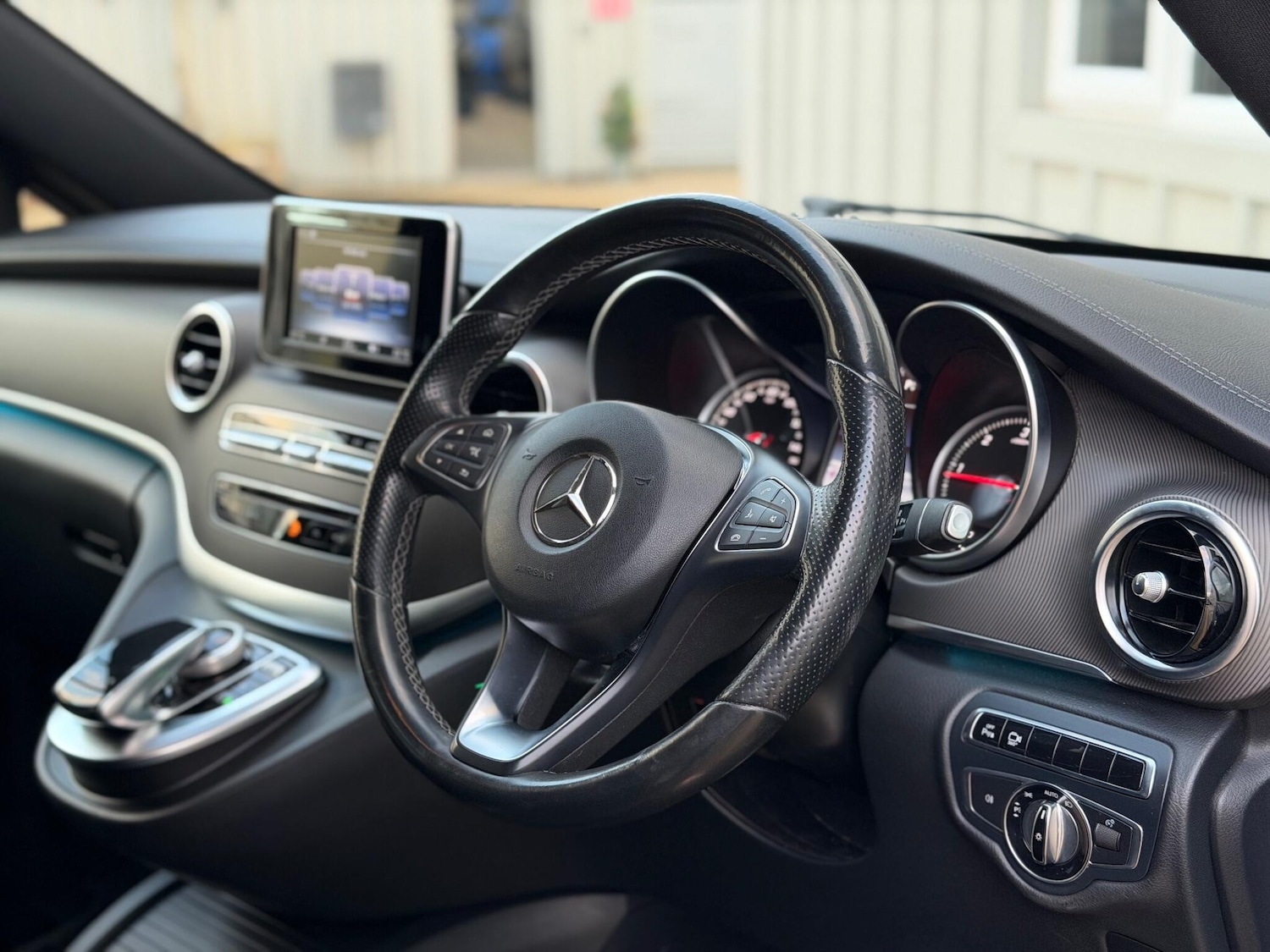 Used Mercedes-Benz V-Class 2016 for sale - 76701634: Photo 3