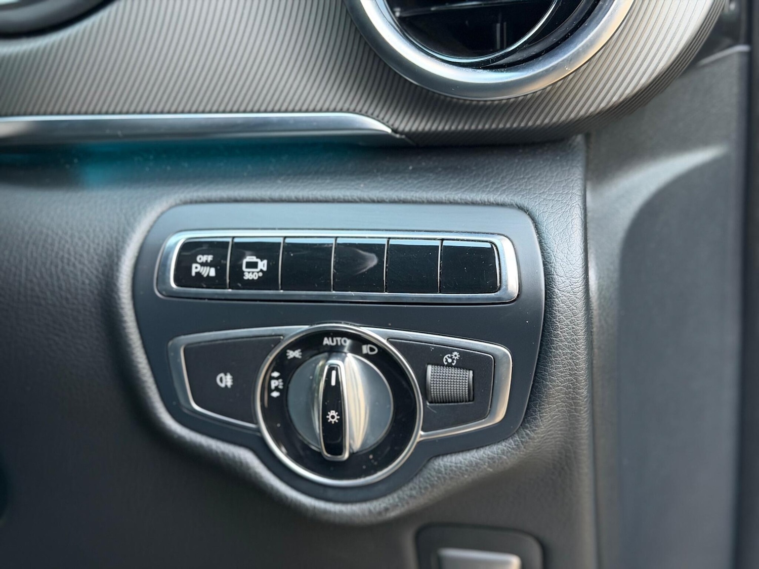 Used Mercedes-Benz V-Class 2016 for sale - 76701634: Photo 38