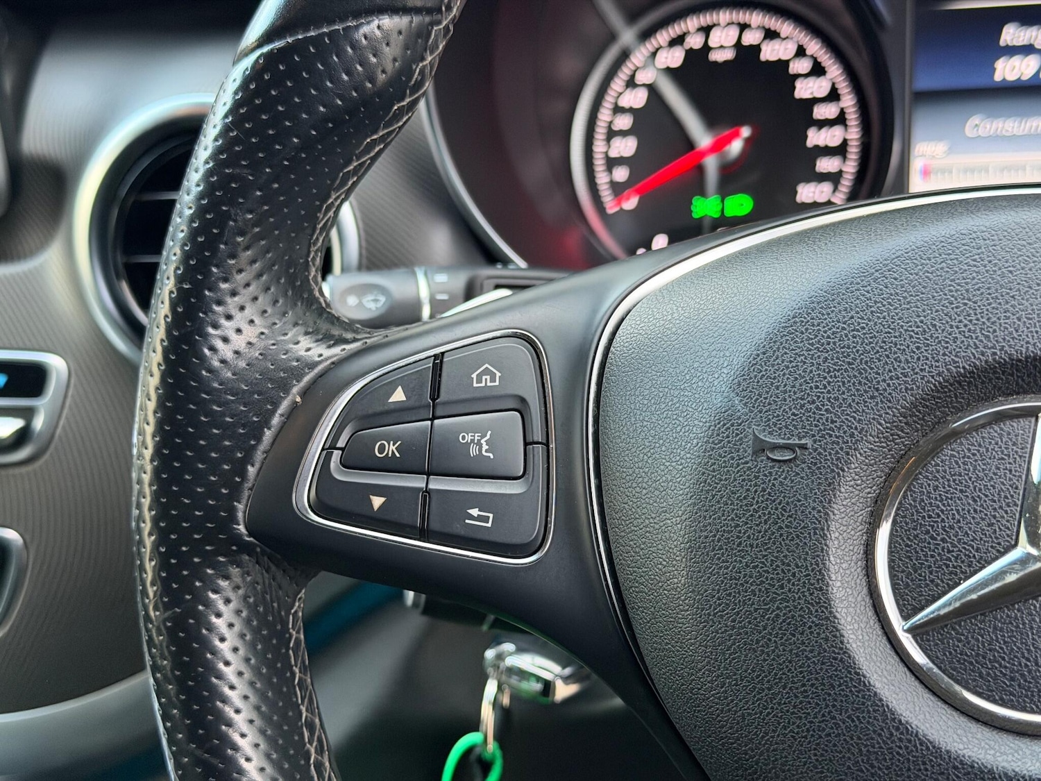 Used Mercedes-Benz V-Class 2016 for sale - 76701634: Photo 39