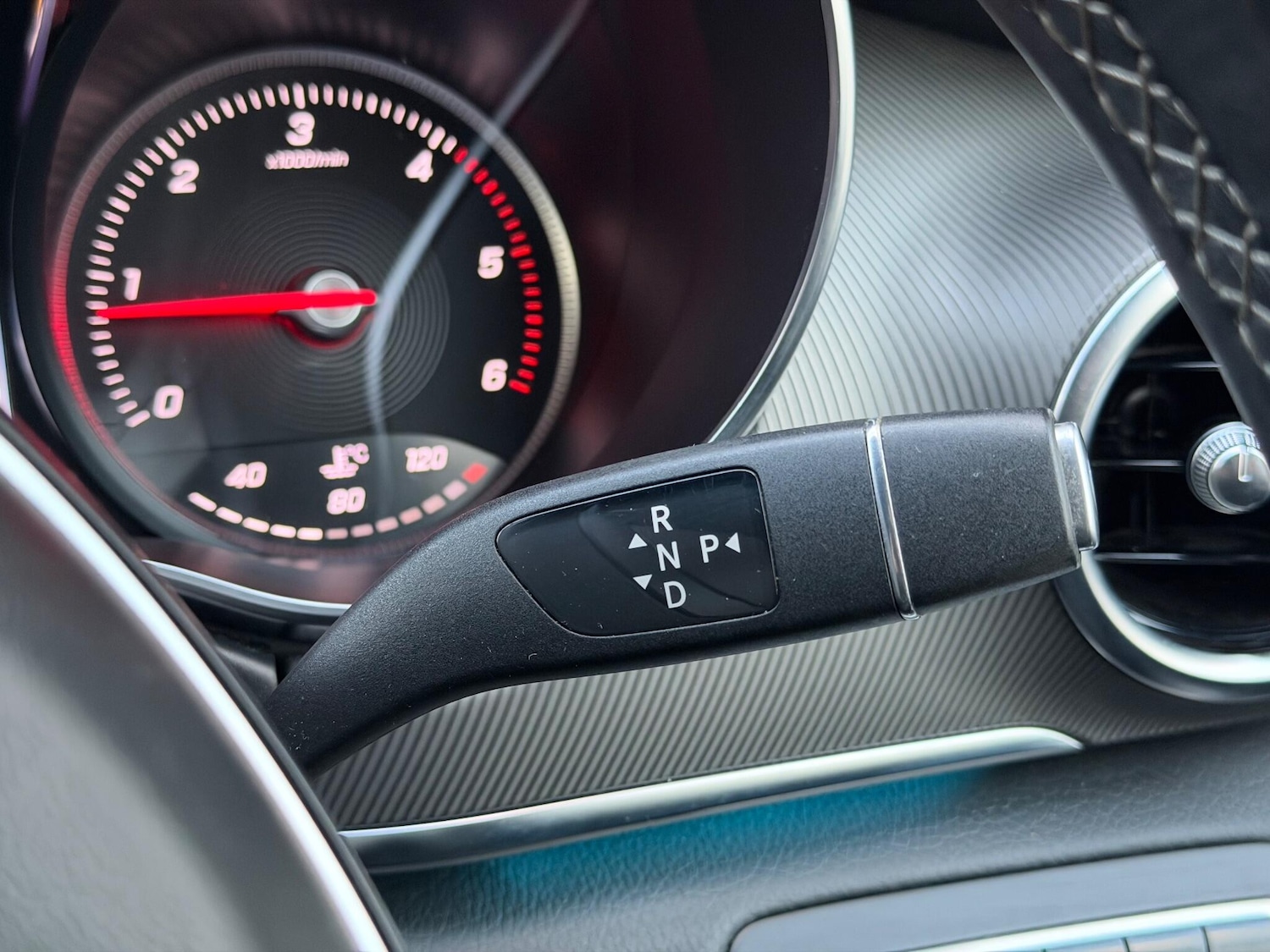 Used Mercedes-Benz V-Class 2016 for sale - 76701634: Photo 43