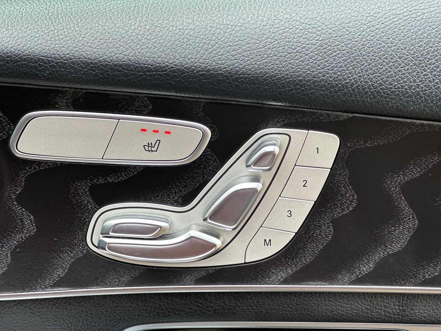 Used Mercedes-Benz GLC 2017 for sale - 76945427: Photo 39