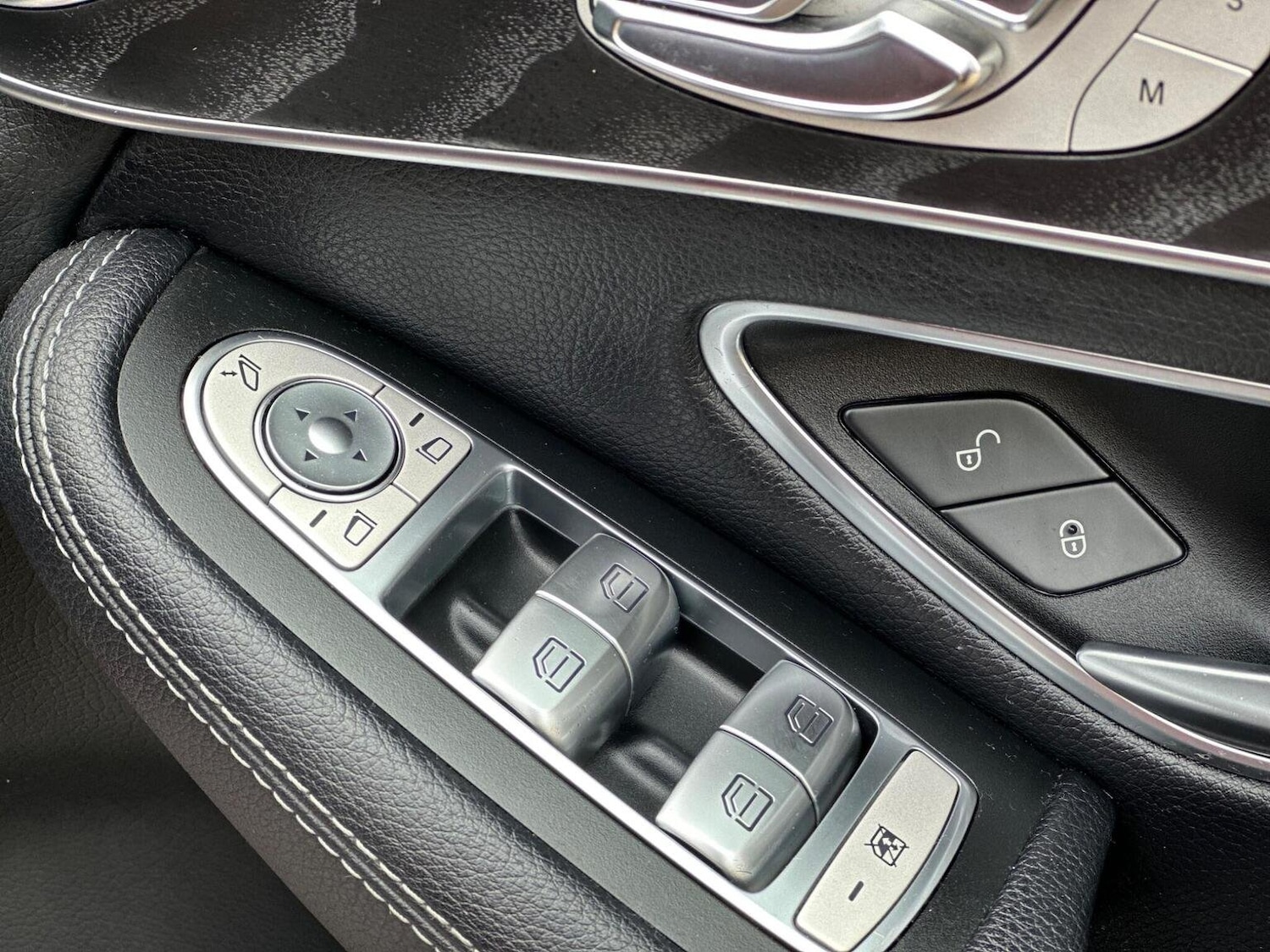 Used Mercedes-Benz GLC 2017 for sale - 76945427: Photo 40