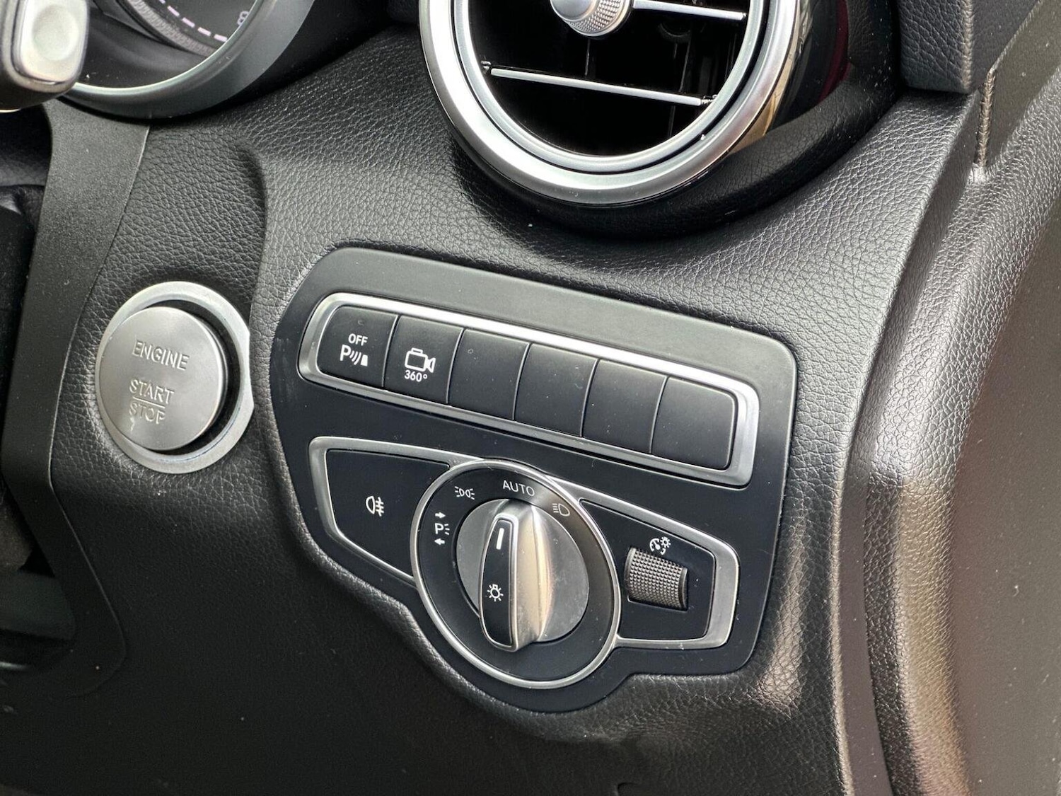 Used Mercedes-Benz GLC 2017 for sale - 76945427: Photo 41