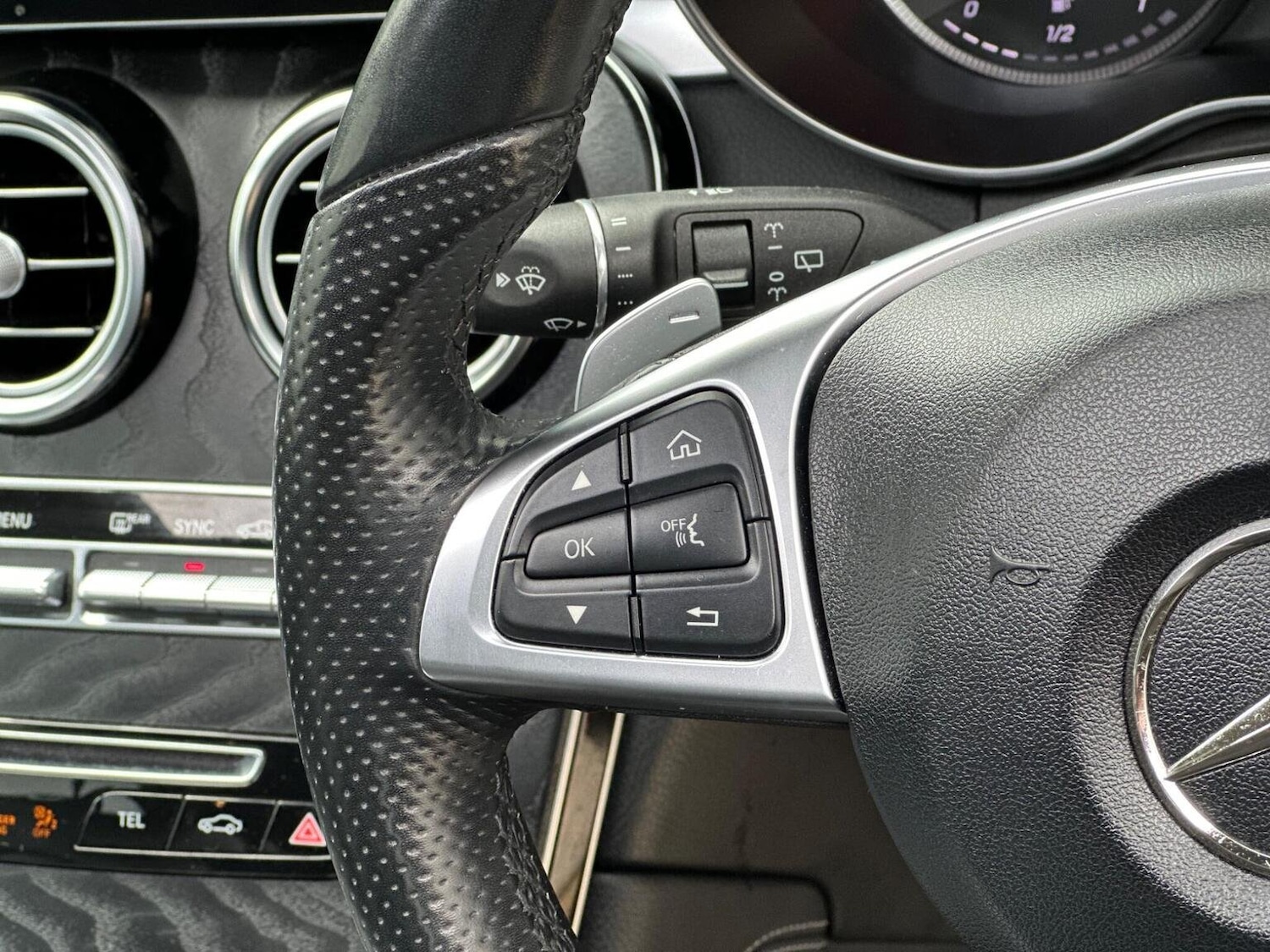 Used Mercedes-Benz GLC 2017 for sale - 76945427: Photo 42