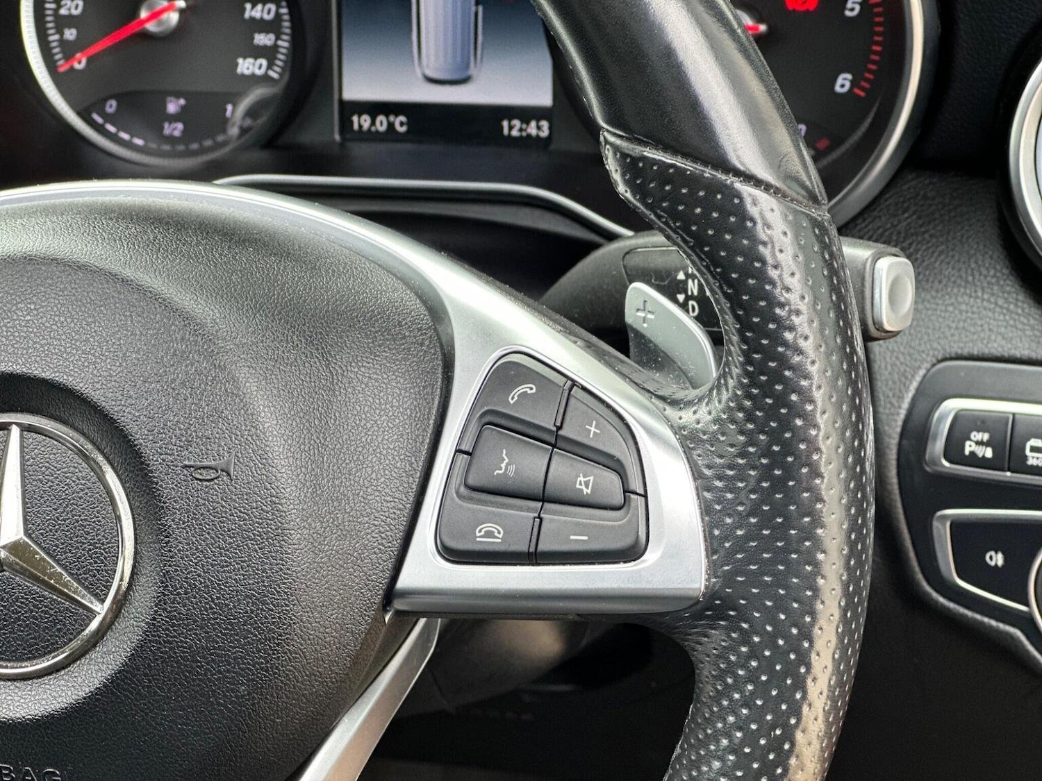 Used Mercedes-Benz GLC 2017 for sale - 76945427: Photo 43