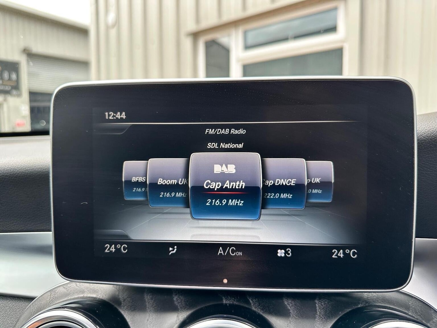 Used Mercedes-Benz GLC 2017 for sale - 76945427: Photo 49