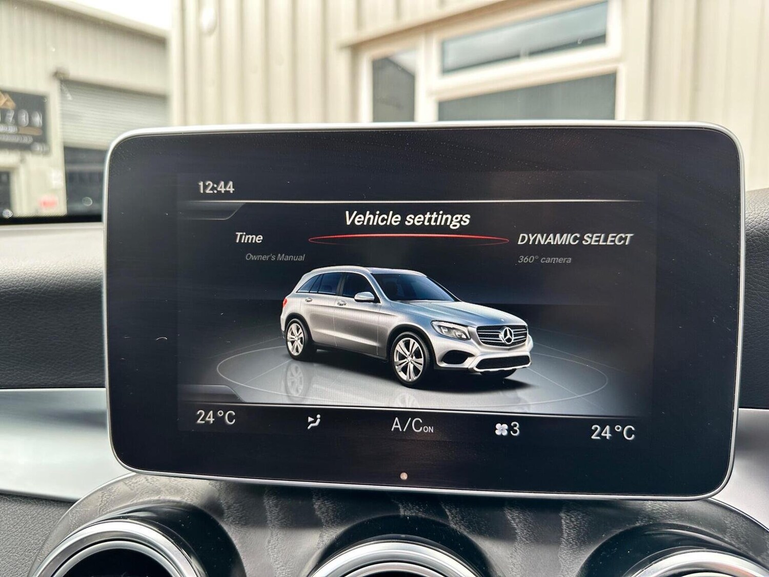 Used Mercedes-Benz GLC 2017 for sale - 76945427: Photo 52