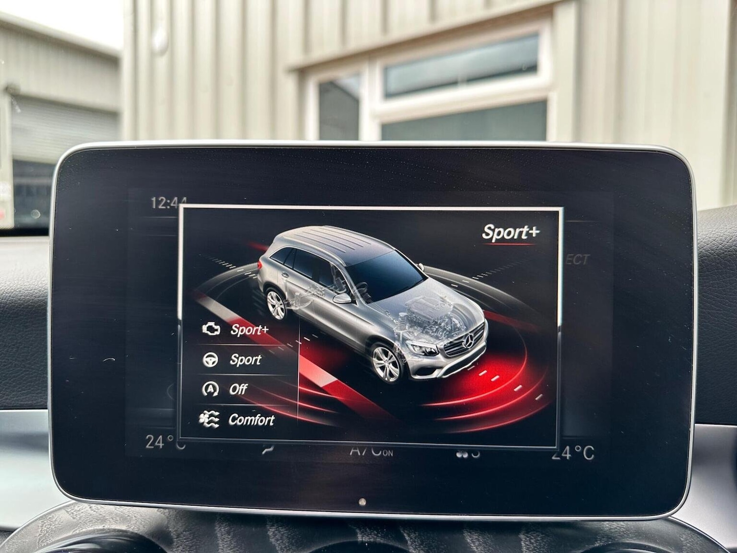 Used Mercedes-Benz GLC 2017 for sale - 76945427: Photo 57