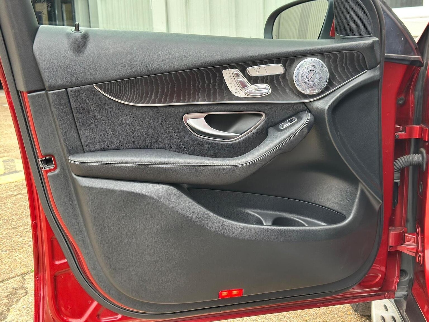 Used Mercedes-Benz GLC 2017 for sale - 76945427: Photo 61