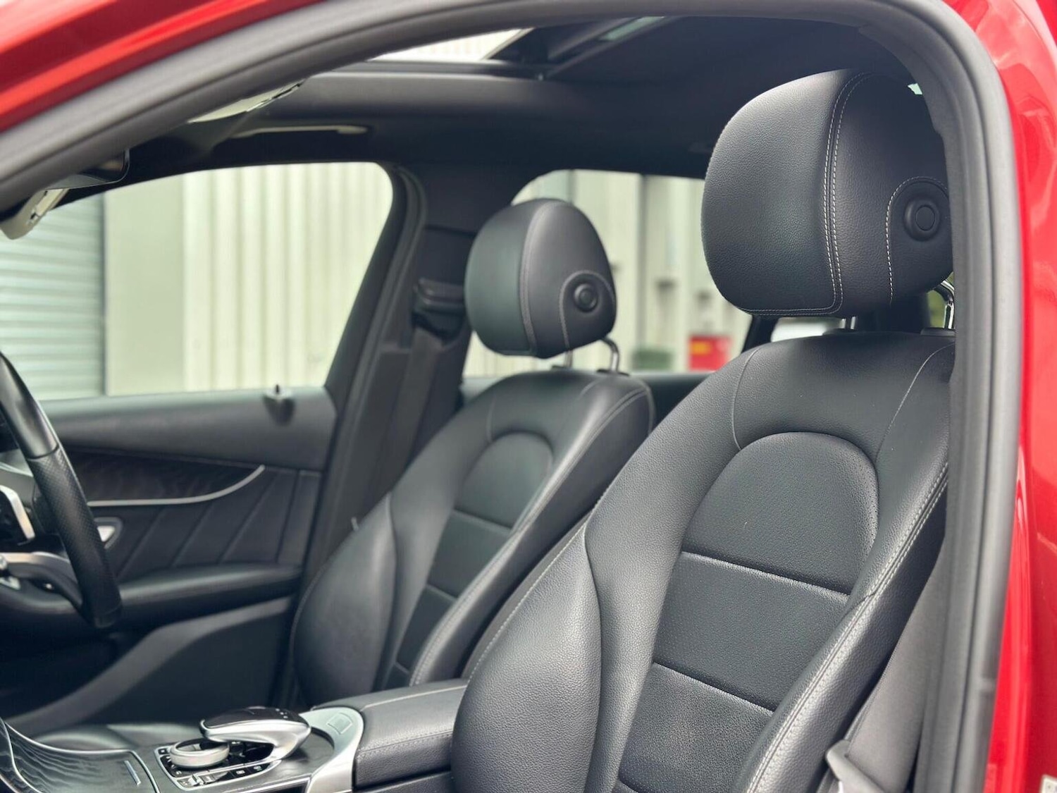 Used Mercedes-Benz GLC 2017 for sale - 76945427: Photo 64