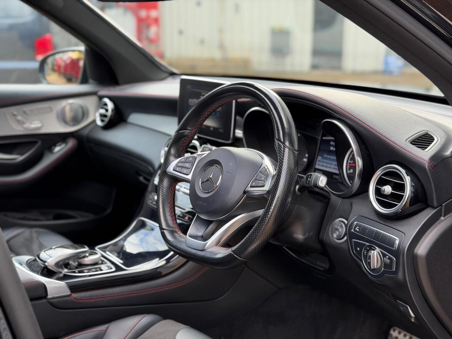 Used Mercedes-Benz GLC 2017 for sale - 76945433: Photo 30