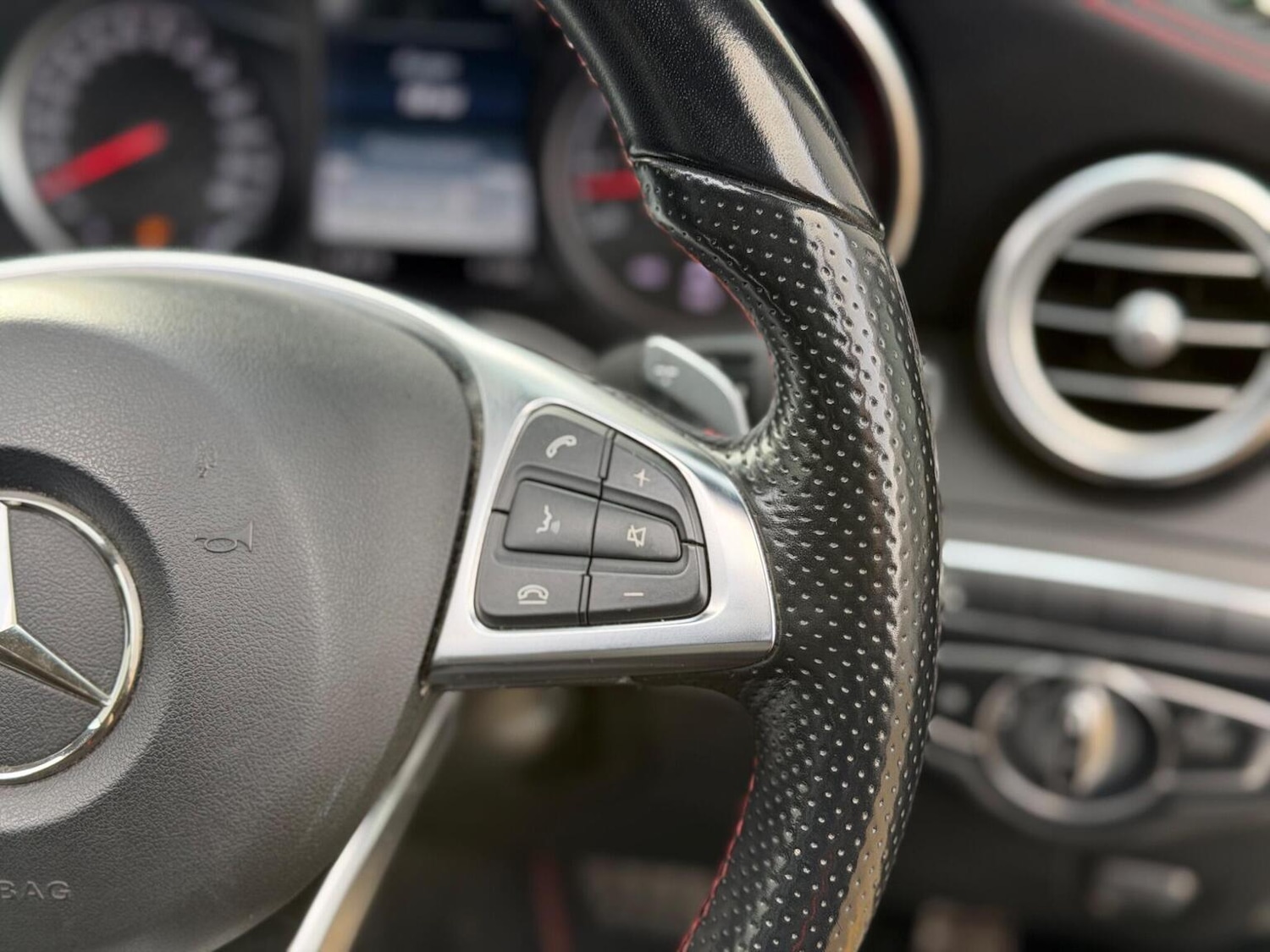 Used Mercedes-Benz GLC 2017 for sale - 76945433: Photo 40