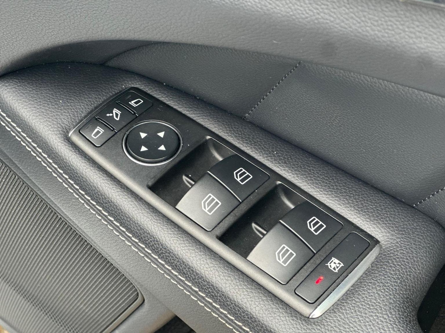 Used Mercedes-Benz CLS 2017 for sale - 76945435: Photo 40