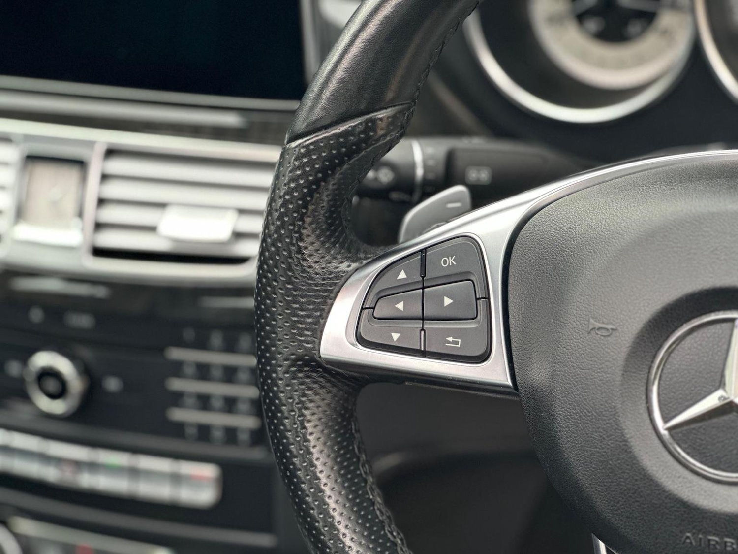 Used Mercedes-Benz CLS 2017 for sale - 76945435: Photo 43