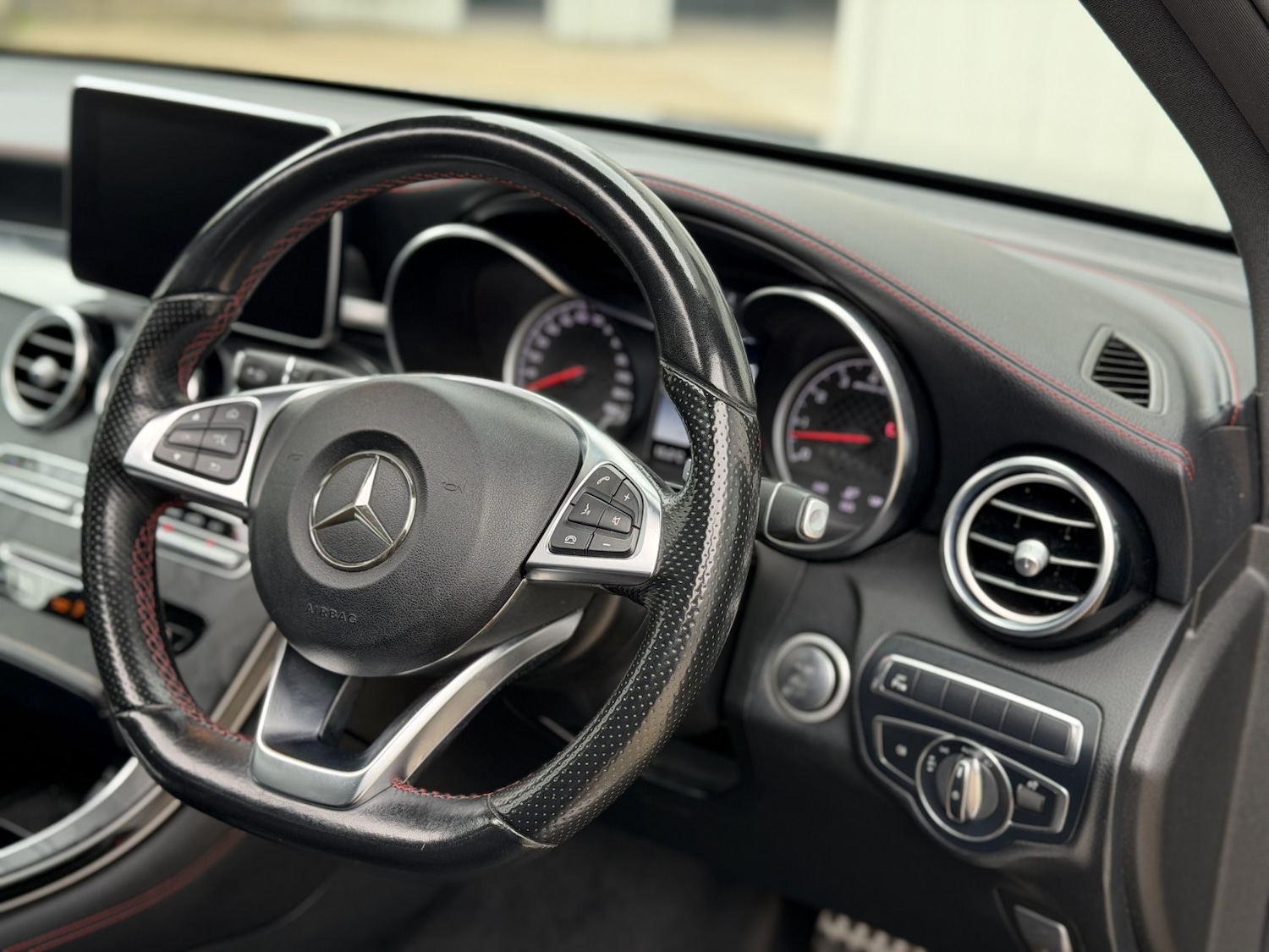 Used Mercedes-Benz GLC 2017 for sale - 78139431: Photo 4