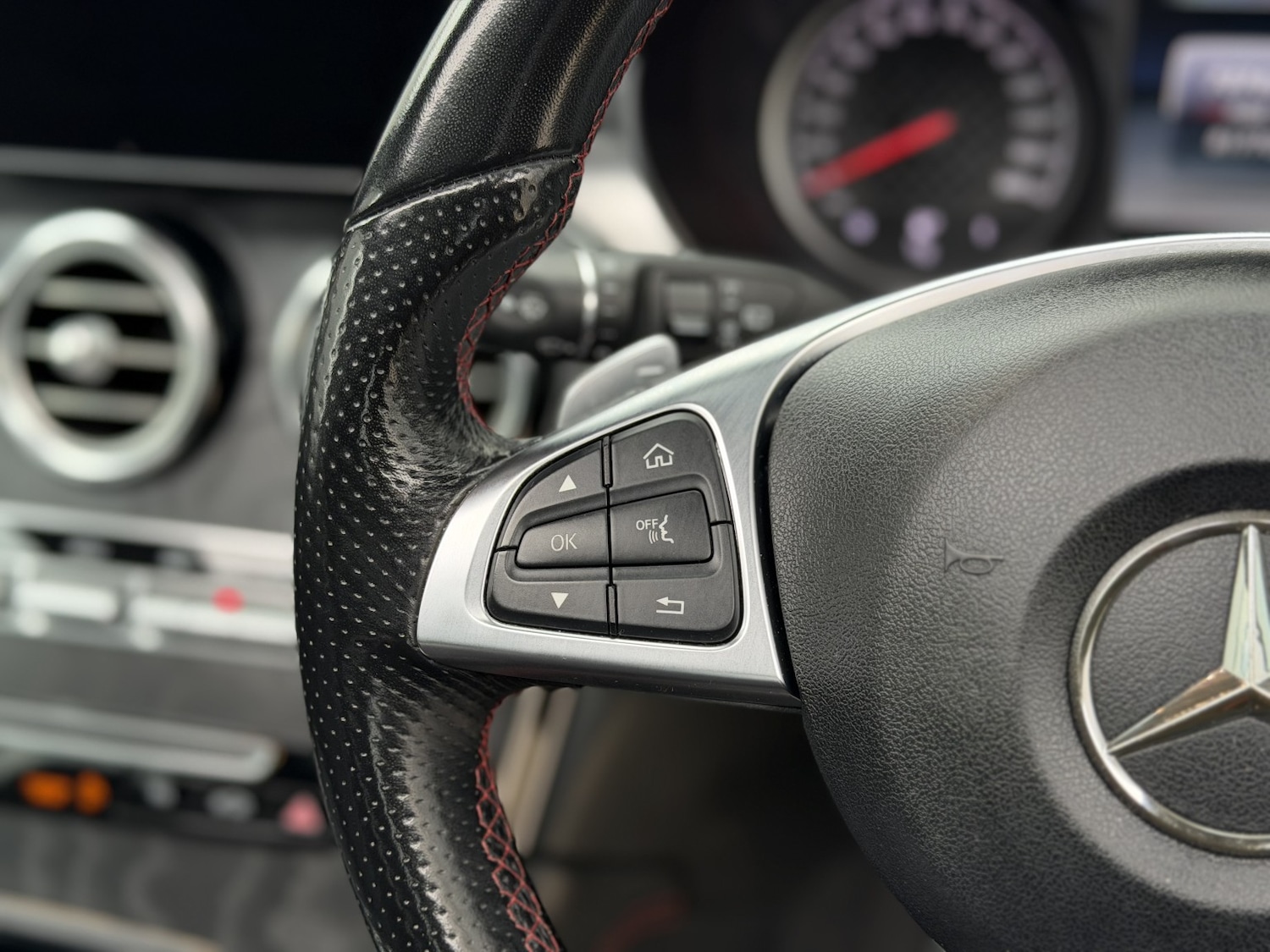 Used Mercedes-Benz GLC 2017 for sale - 78139431: Photo 41