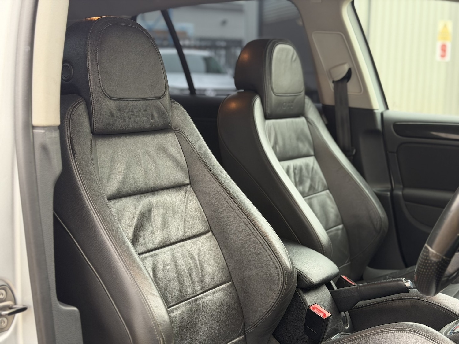 Used Volkswagen Golf 2010 for sale - 77148242: Photo 34