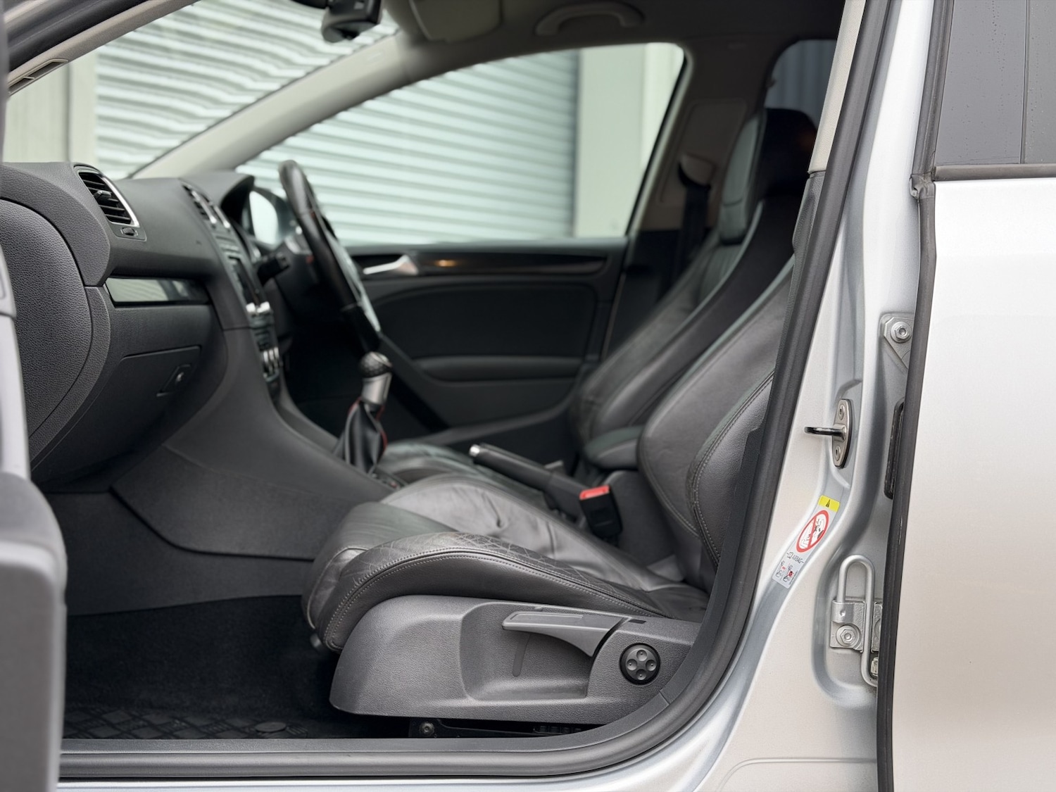 Used Volkswagen Golf 2010 for sale - 77148242: Photo 52