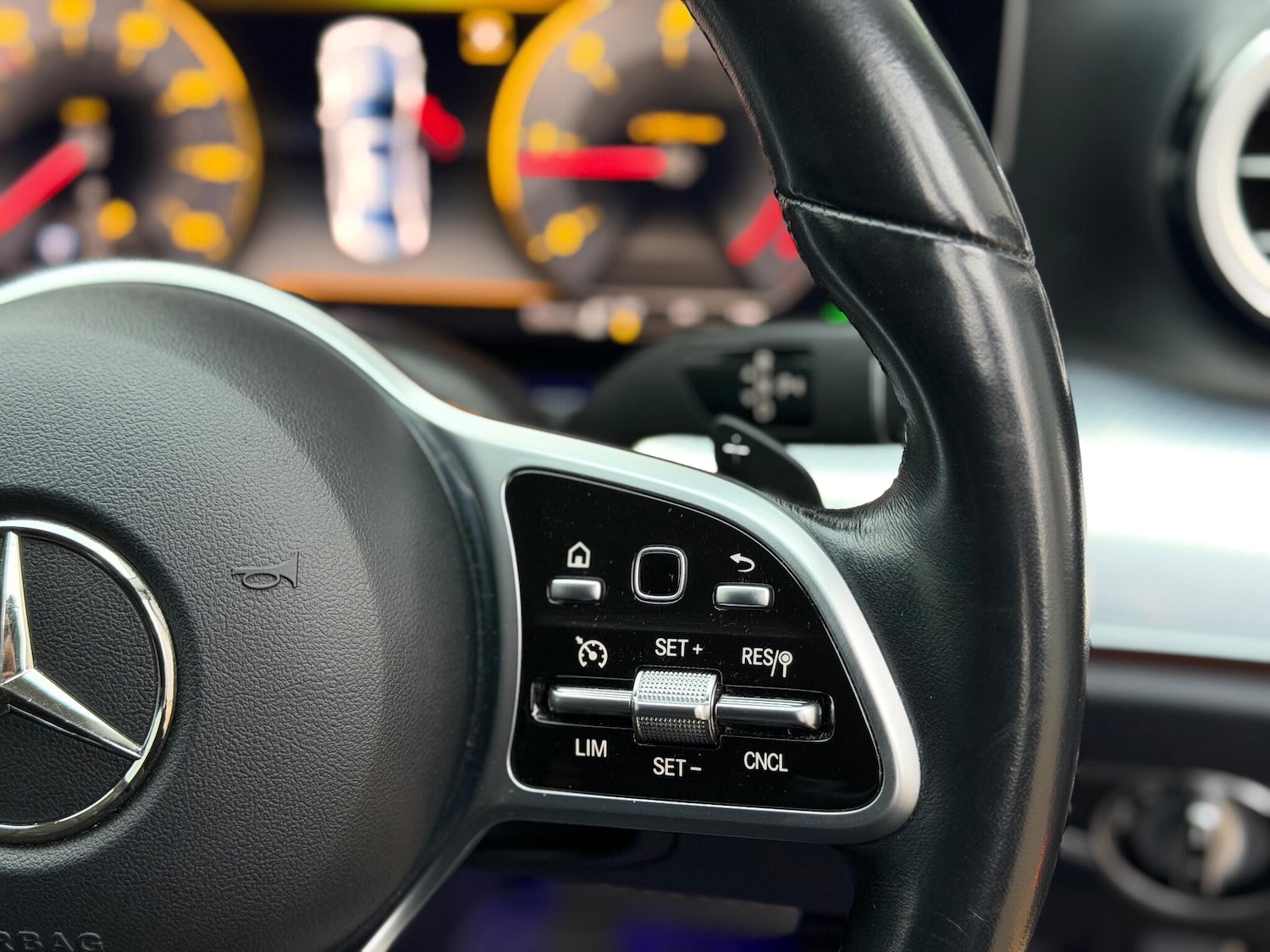 Used Mercedes-Benz E Class 2020 for sale - 76521534: Photo 41