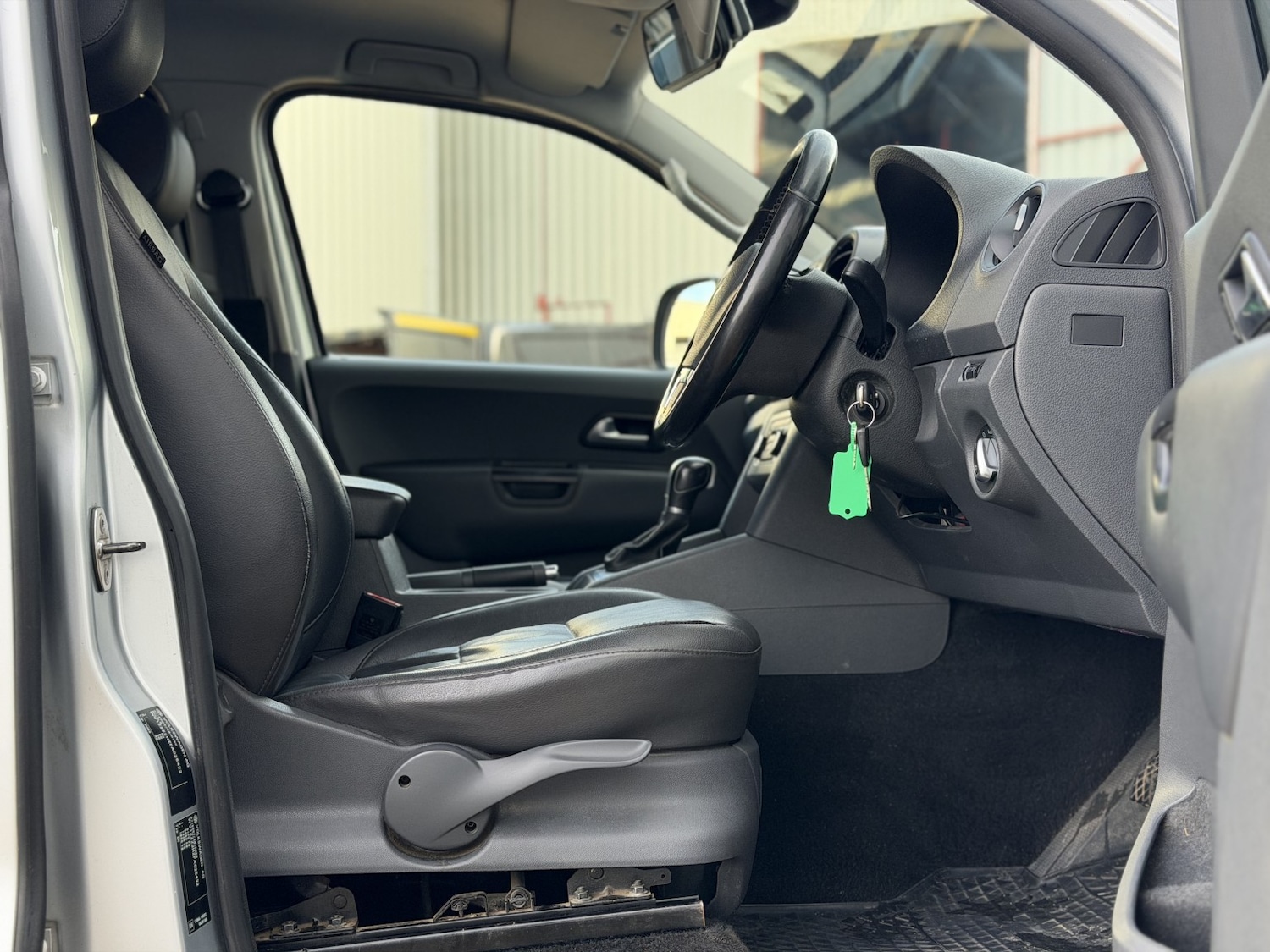 Used Volkswagen Amarok 2015 for sale - 77233755: Photo 28