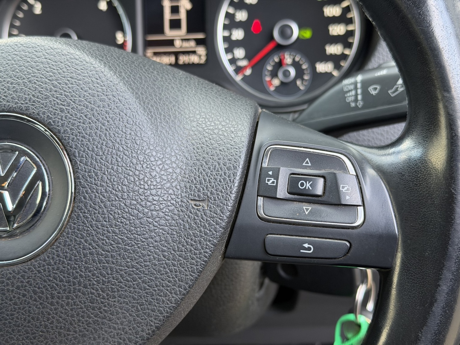 Used Volkswagen Amarok 2015 for sale - 77233755: Photo 32