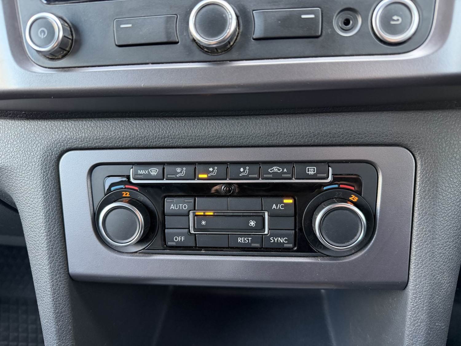 Used Volkswagen Amarok 2015 for sale - 77233755: Photo 44