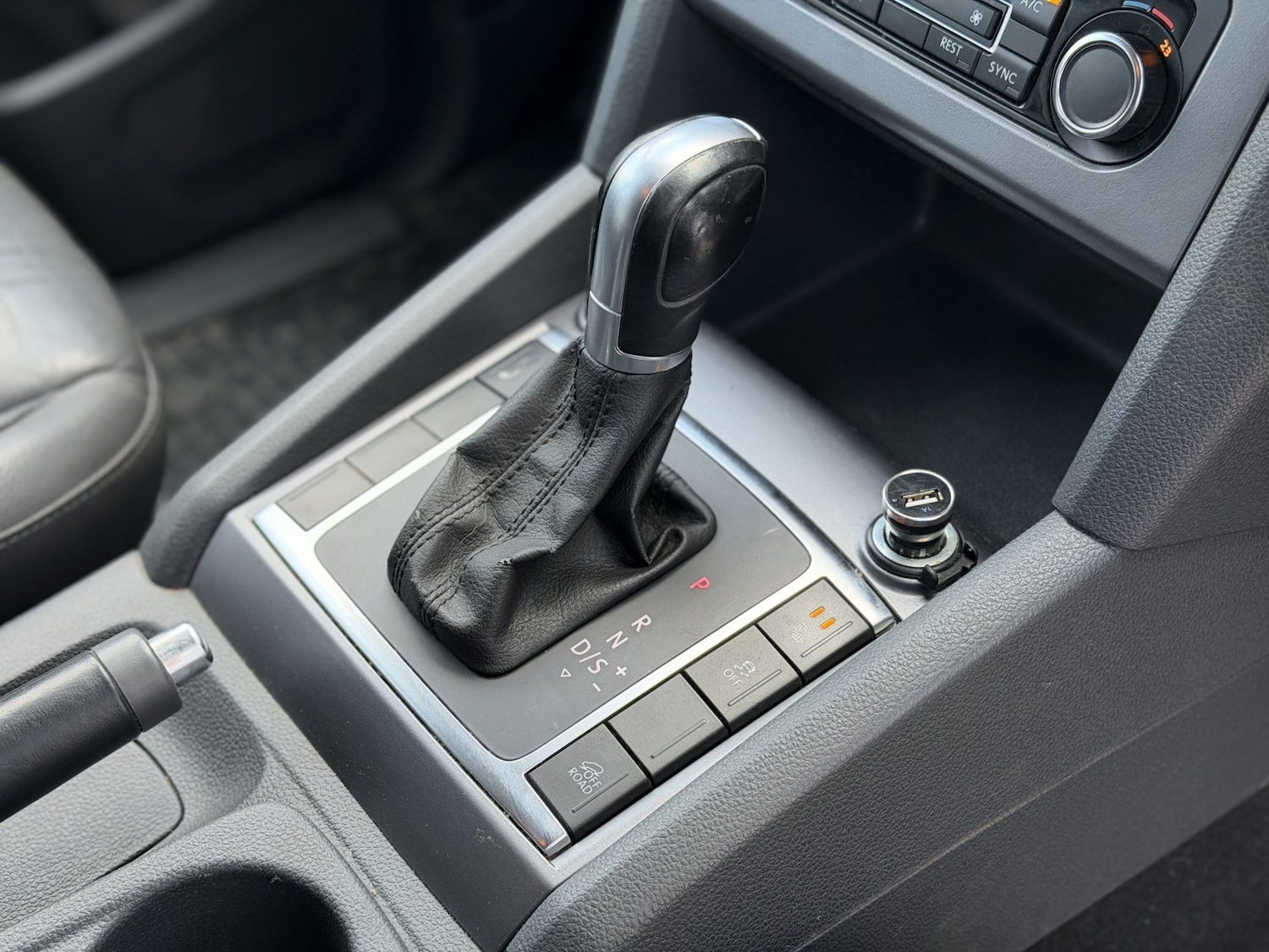 Used Volkswagen Amarok 2015 for sale - 77233755: Photo 45