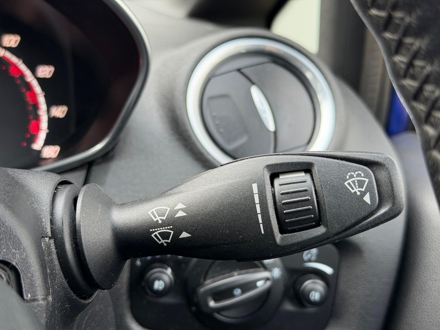 Used Ford Fiesta 2017 for sale - 76550907: Photo 41