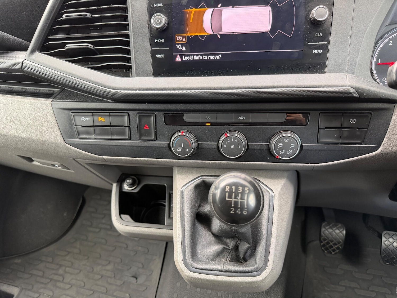 Used Volkswagen Transporter 2020 for sale - 76398202: Photo 51