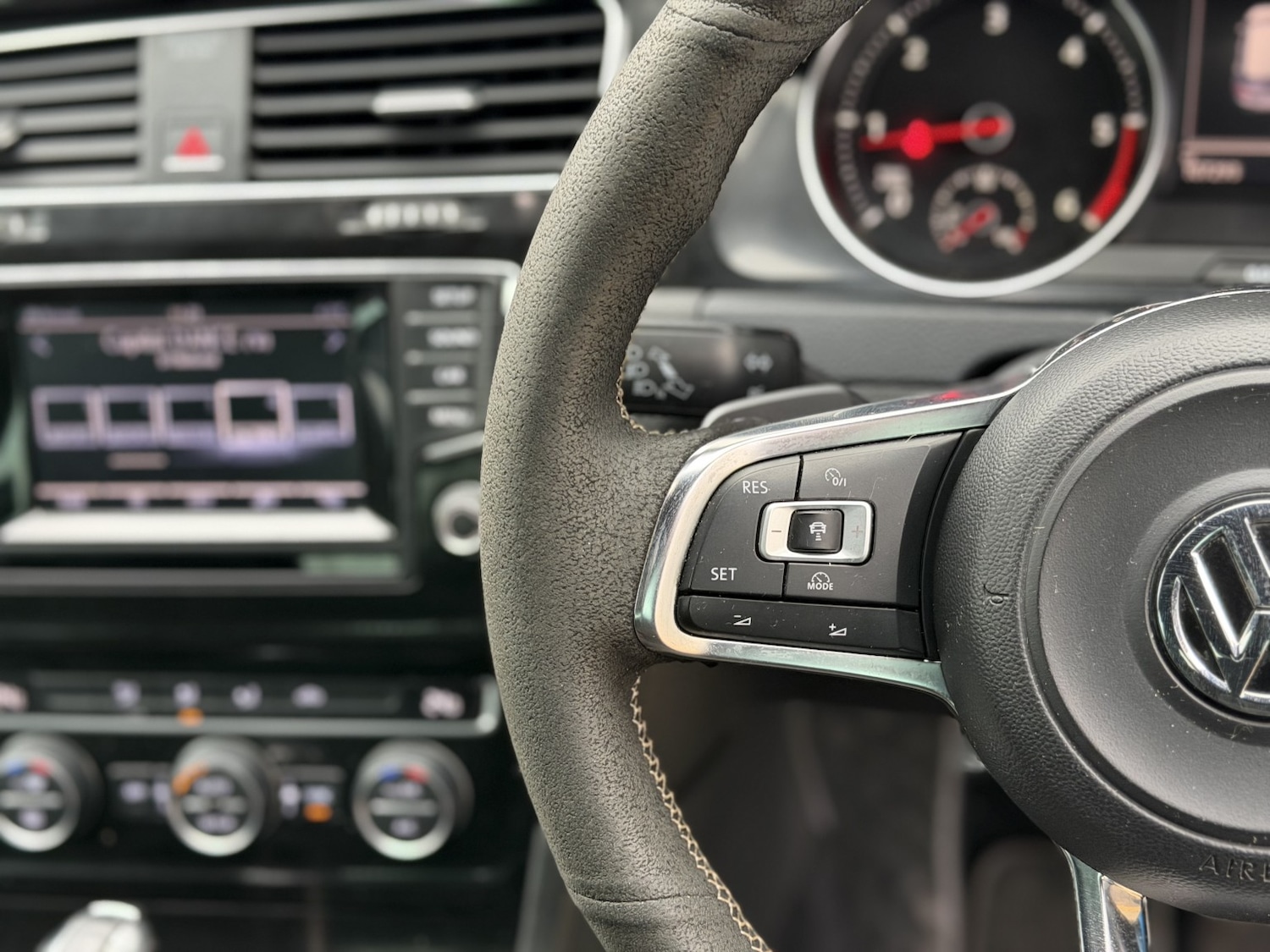 Used Volkswagen Golf 2014 for sale - 77423530: Photo 36