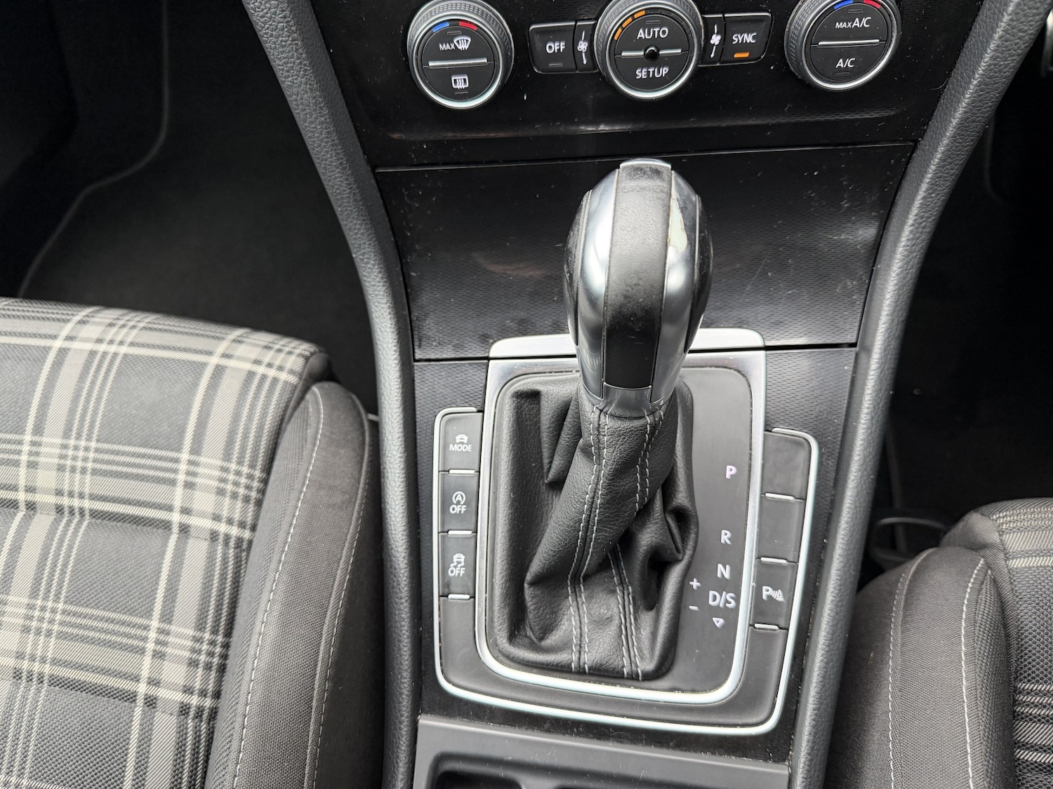 Used Volkswagen Golf 2014 for sale - 77423530: Photo 52