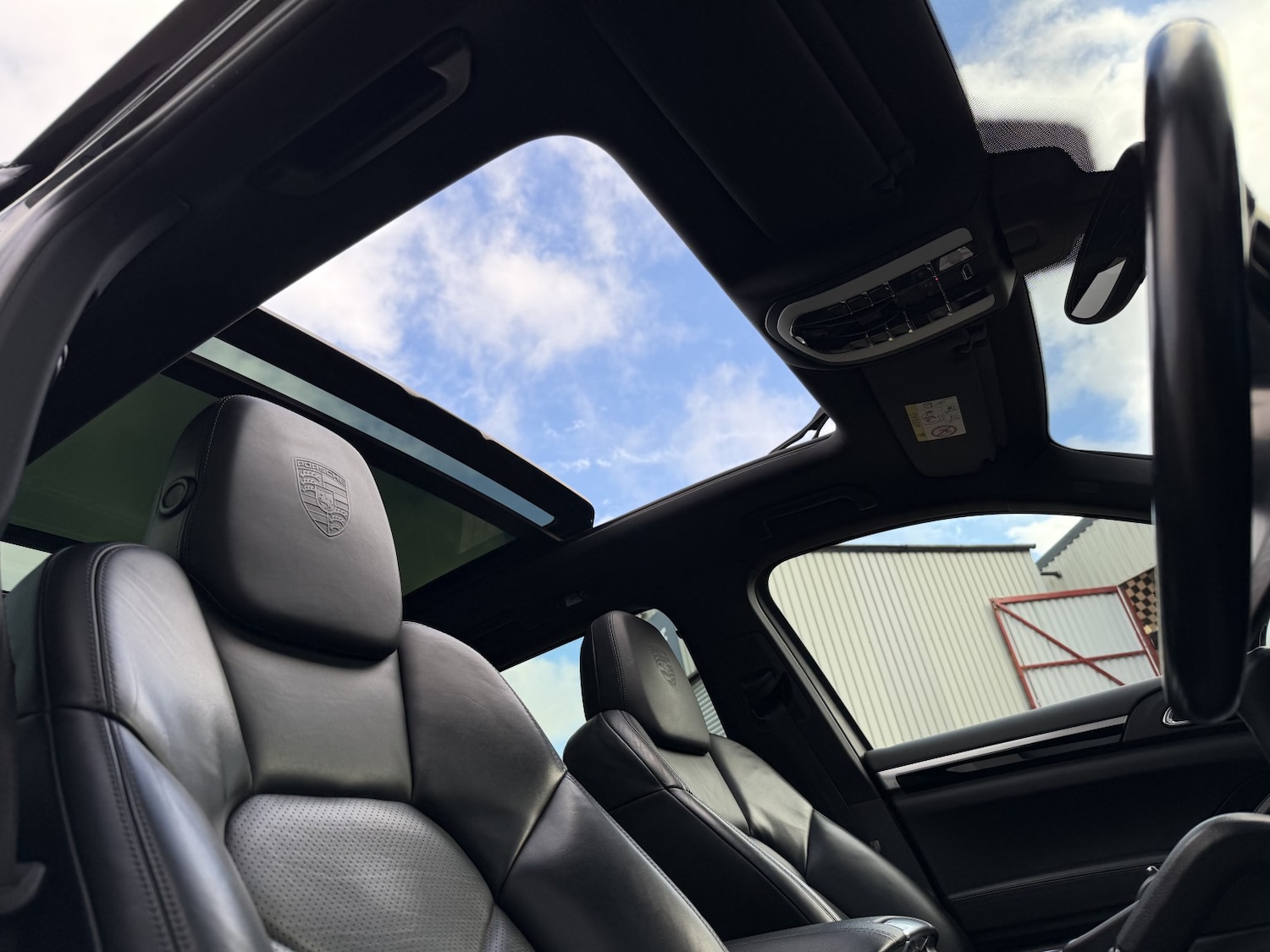 Used Porsche Cayenne 2016 for sale - 77233774: Photo 3