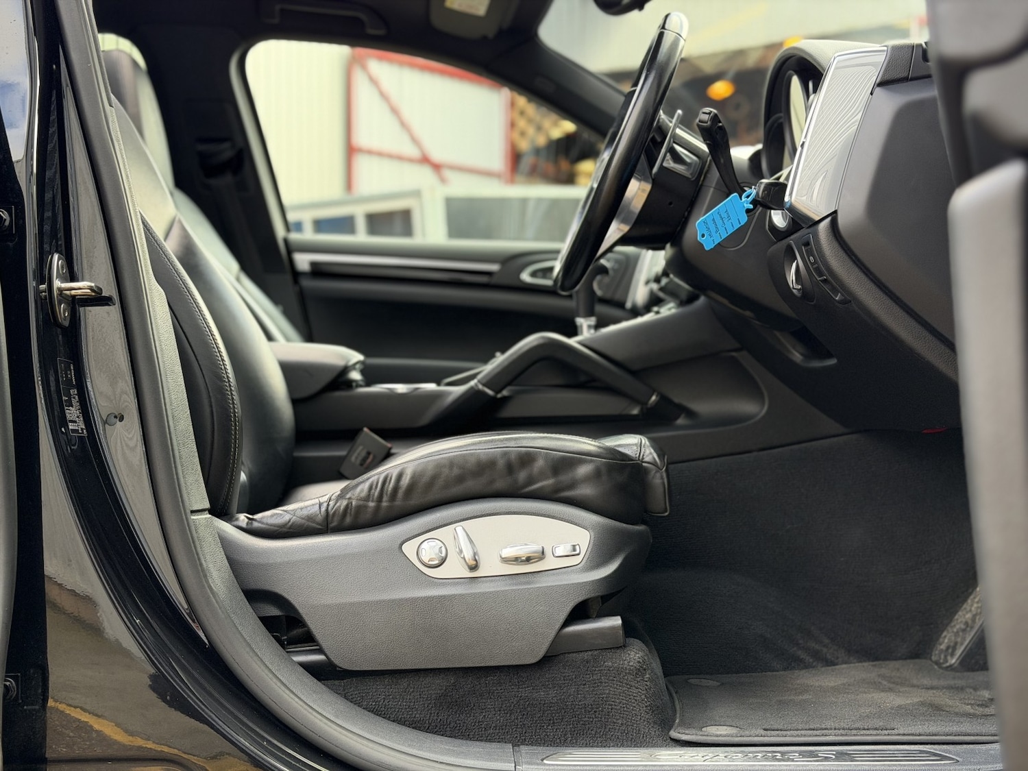 Used Porsche Cayenne 2016 for sale - 77233774: Photo 31