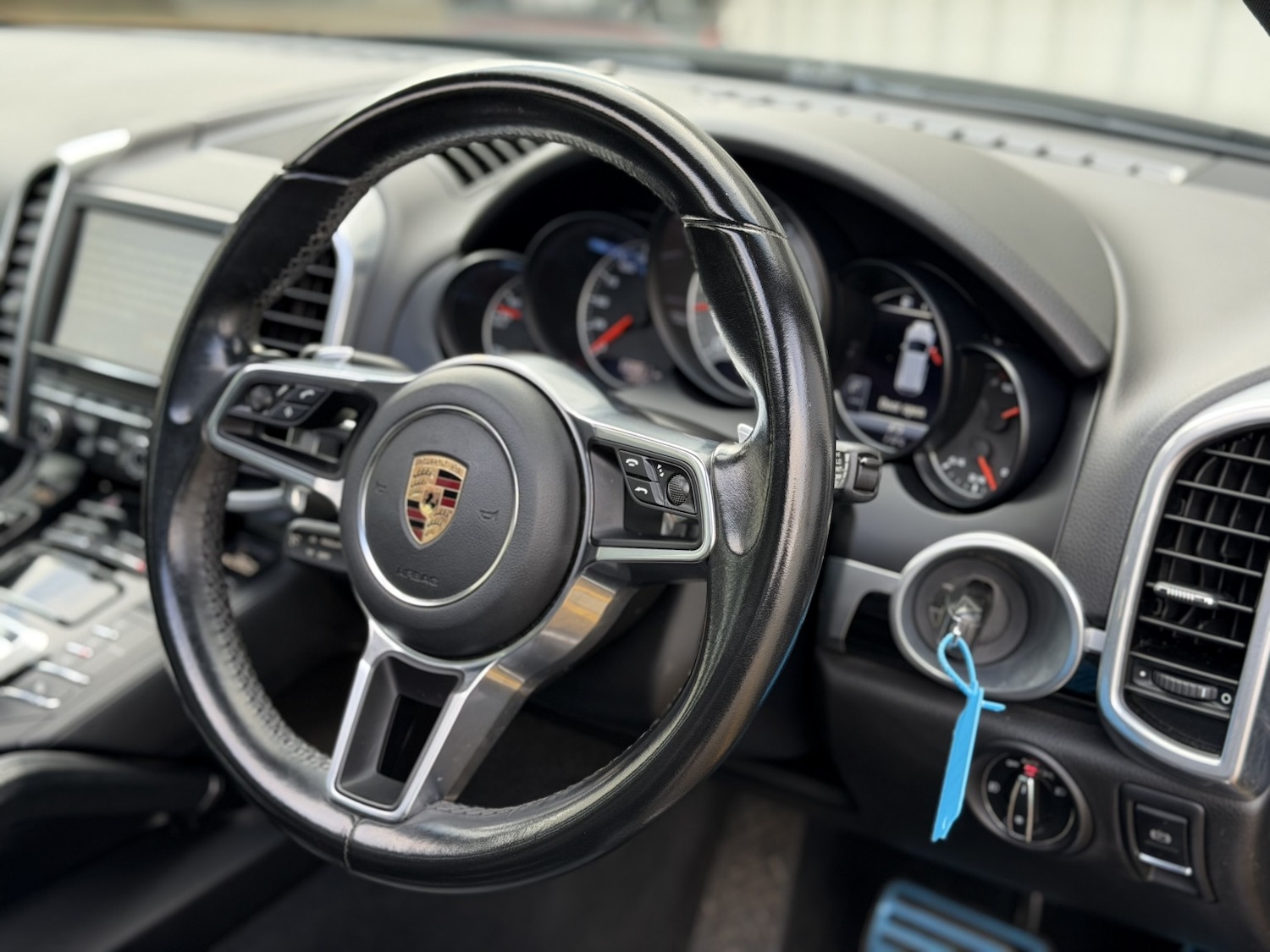 Used Porsche Cayenne 2016 for sale - 77233774: Photo 4