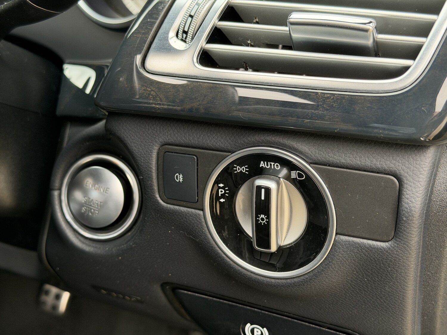 Used Mercedes-Benz CLS 2015 for sale - 77921398: Photo 40