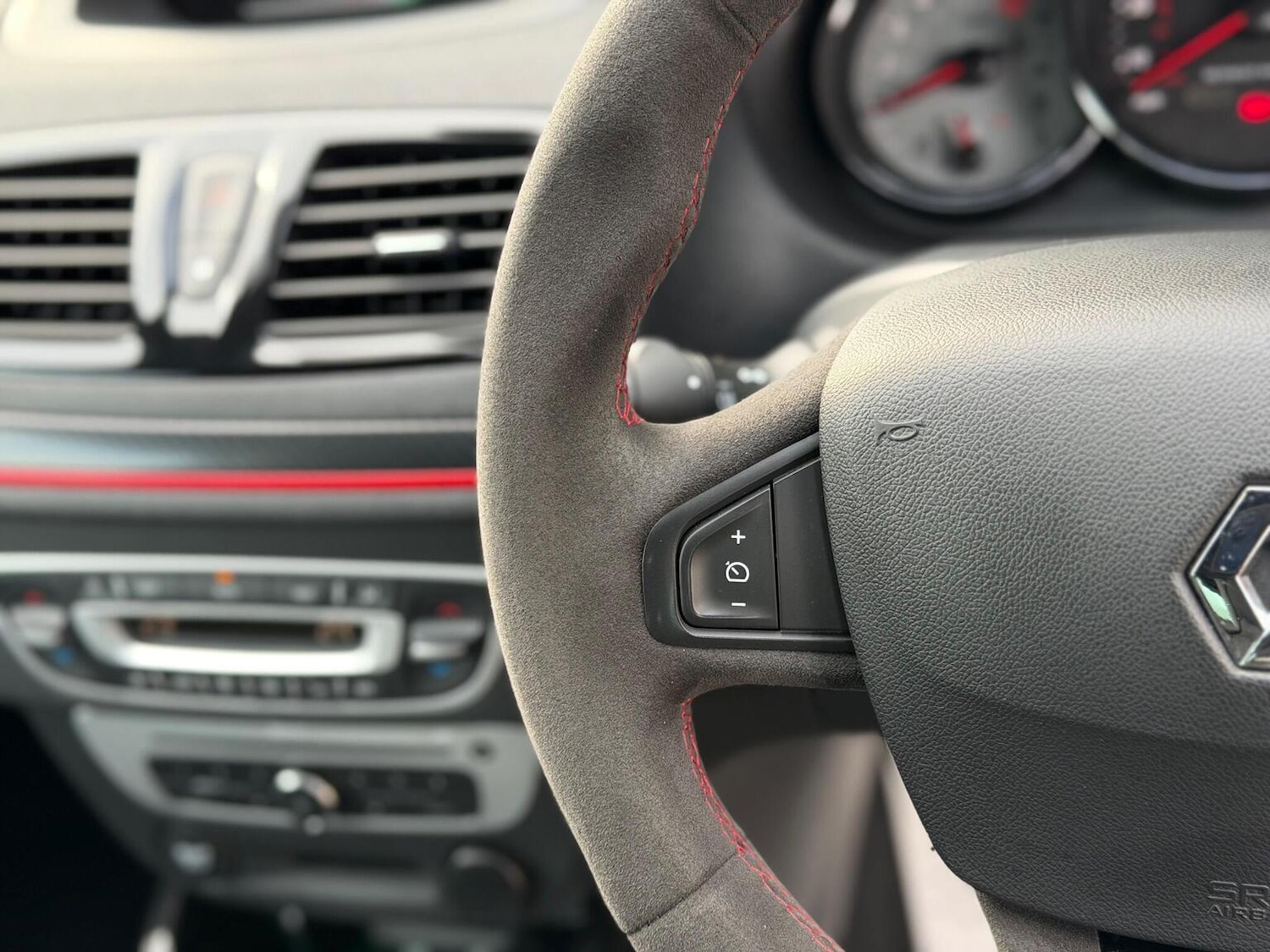 Used Renault Megane 2013 for sale - 76945426: Photo 44